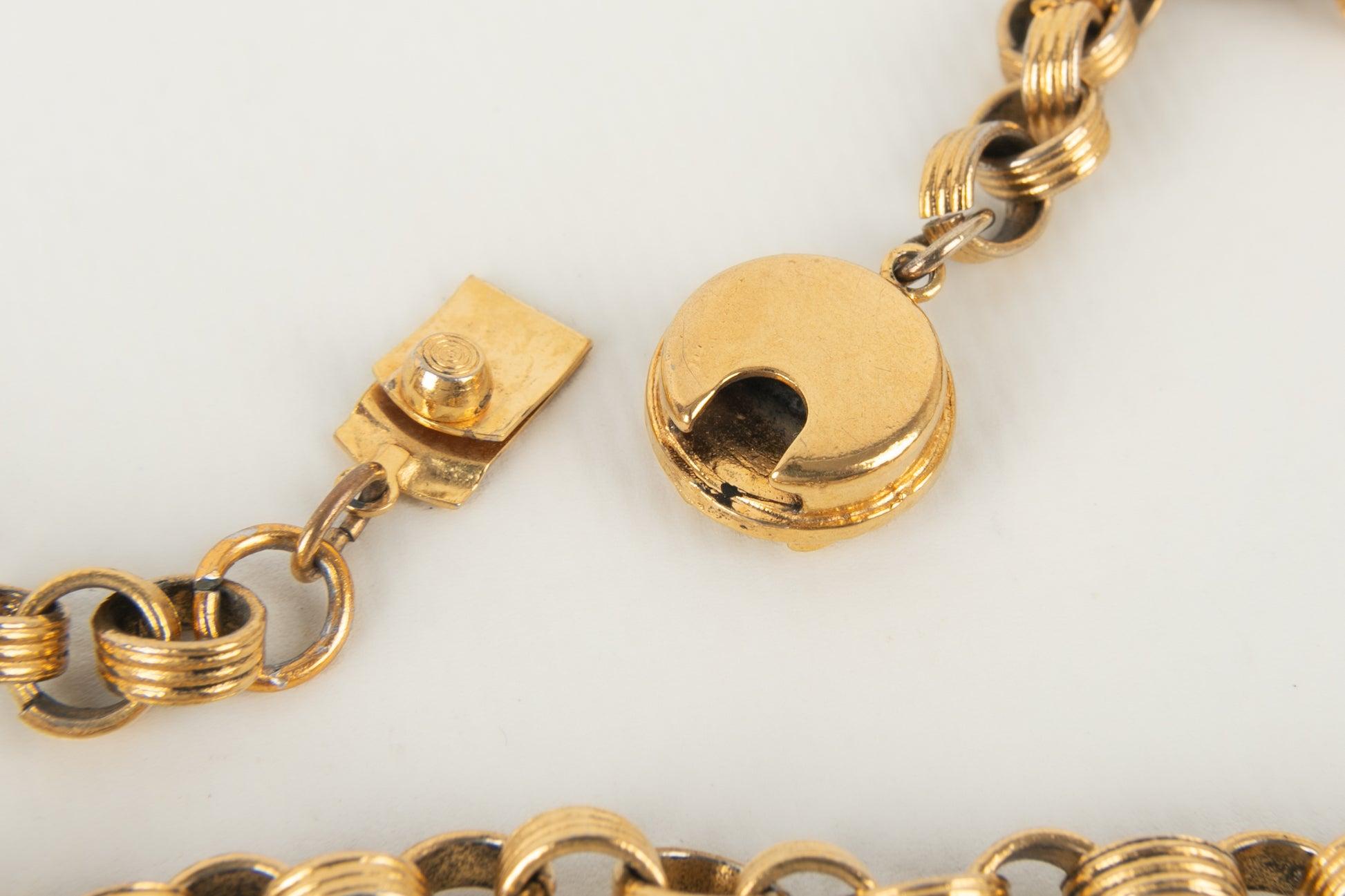Chanel Golden Metal Necklace with Costume Pearls, 1980s For Sale 2