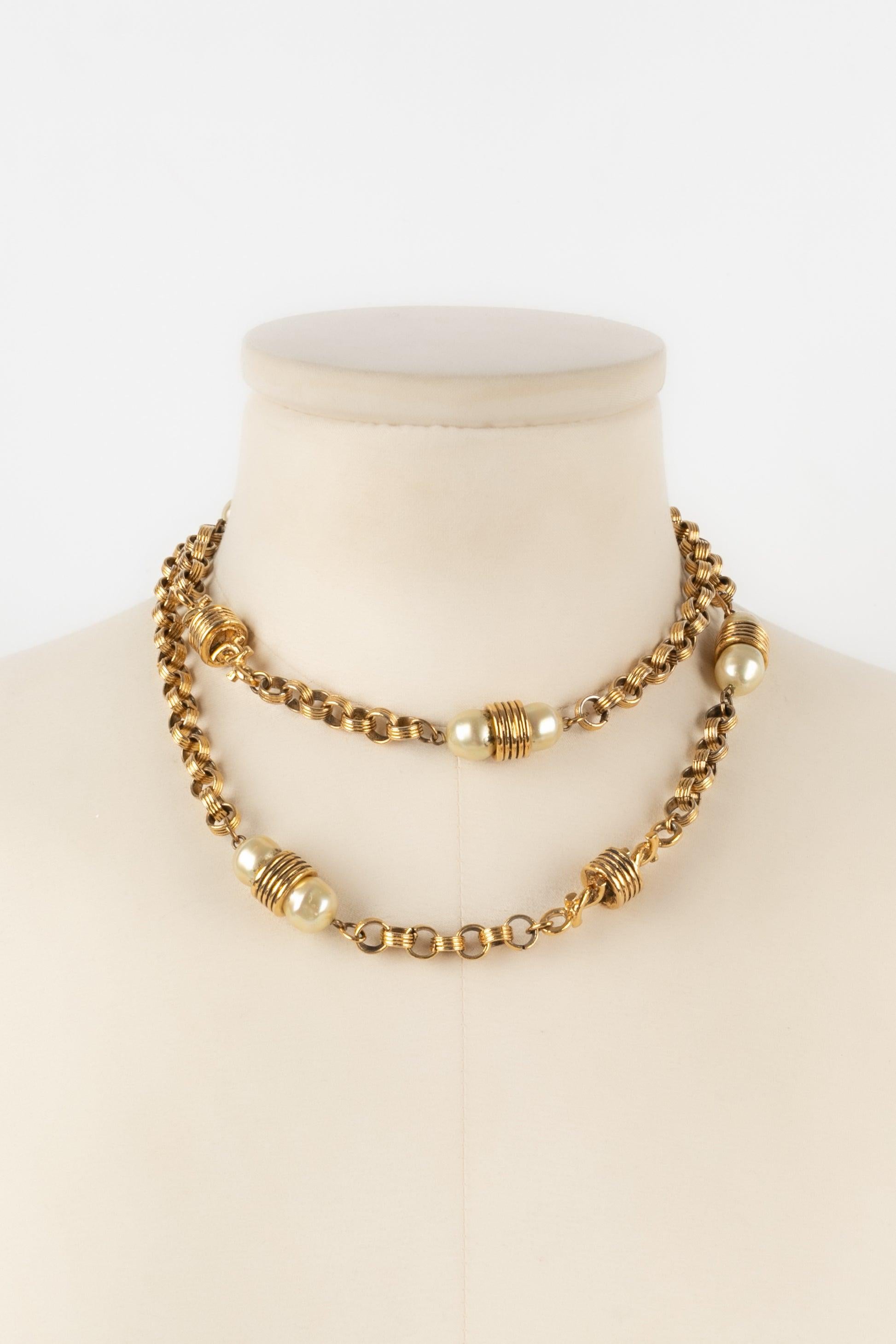 Chanel Golden Metal Necklace with Costume Pearls, 1980s For Sale 5
