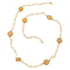 Chanel Golden Metal Necklace with Costume Pearls, 1980s