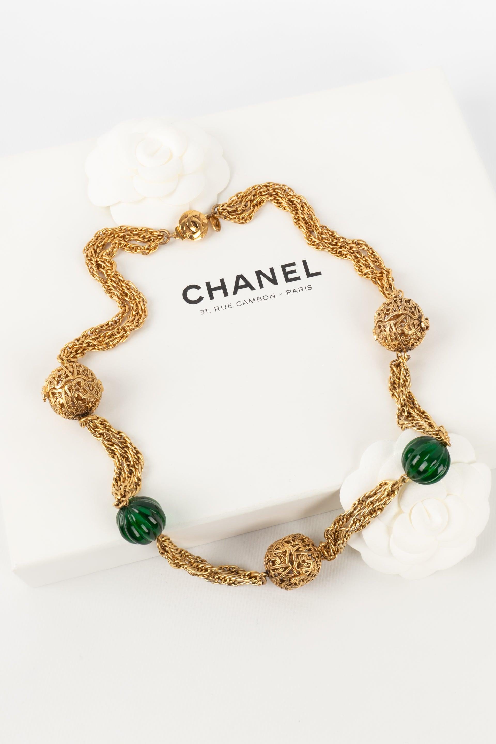 Chanel Golden Metal Necklace with Green Pearls, 1984 For Sale 6