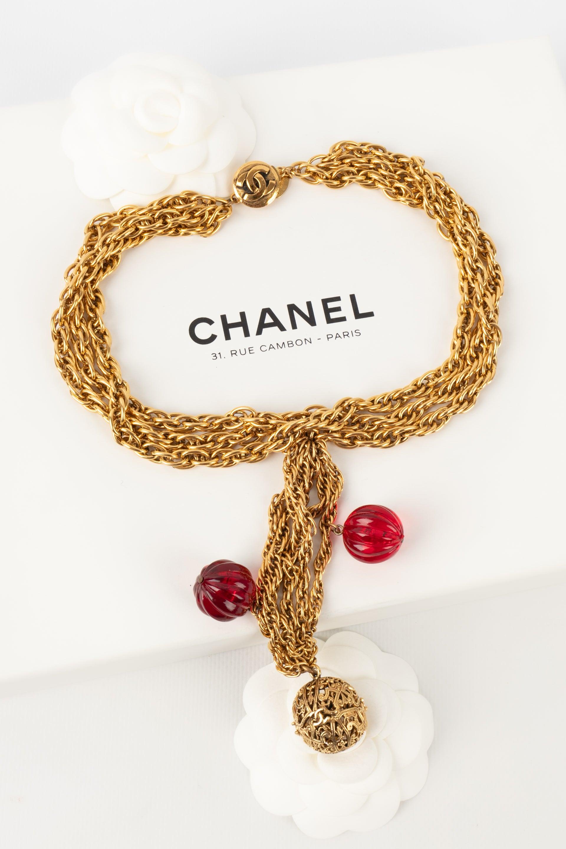 Chanel Golden Metal Necklace with Red Pearls, 1984 For Sale 4