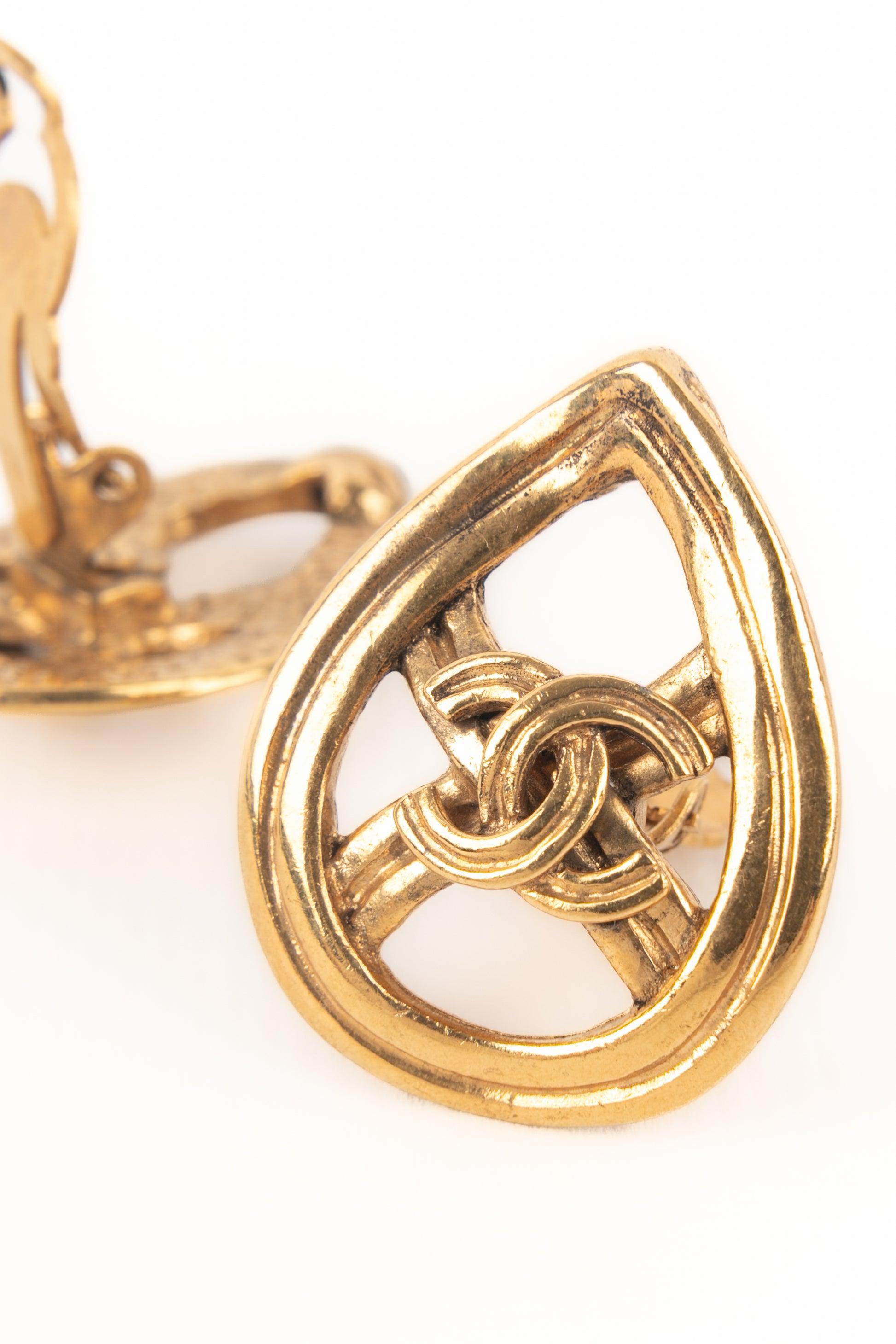 Chanel Golden Metal Openwork Earrings, 1996 In Excellent Condition For Sale In SAINT-OUEN-SUR-SEINE, FR