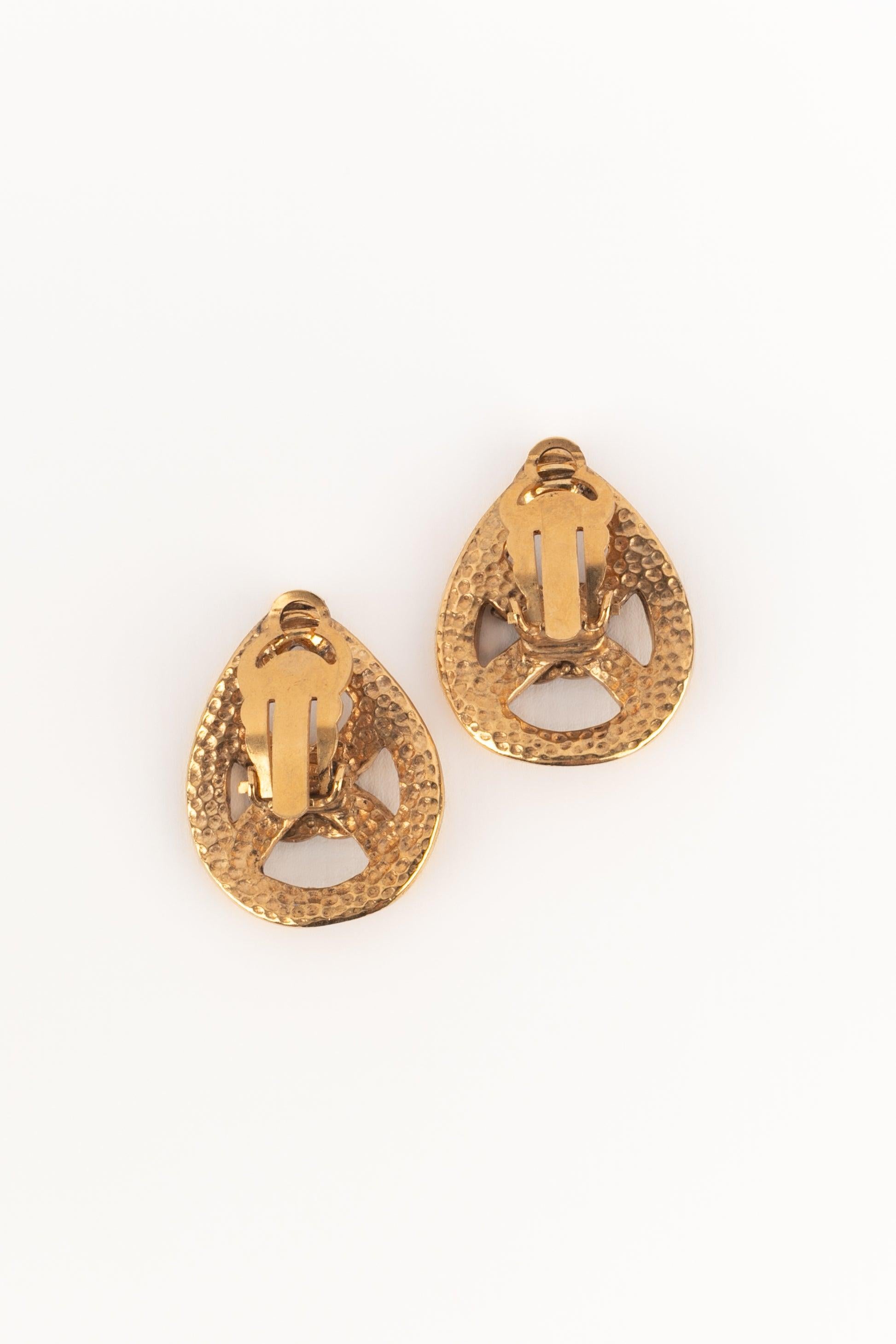 Women's Chanel Golden Metal Openwork Earrings, 1996 For Sale
