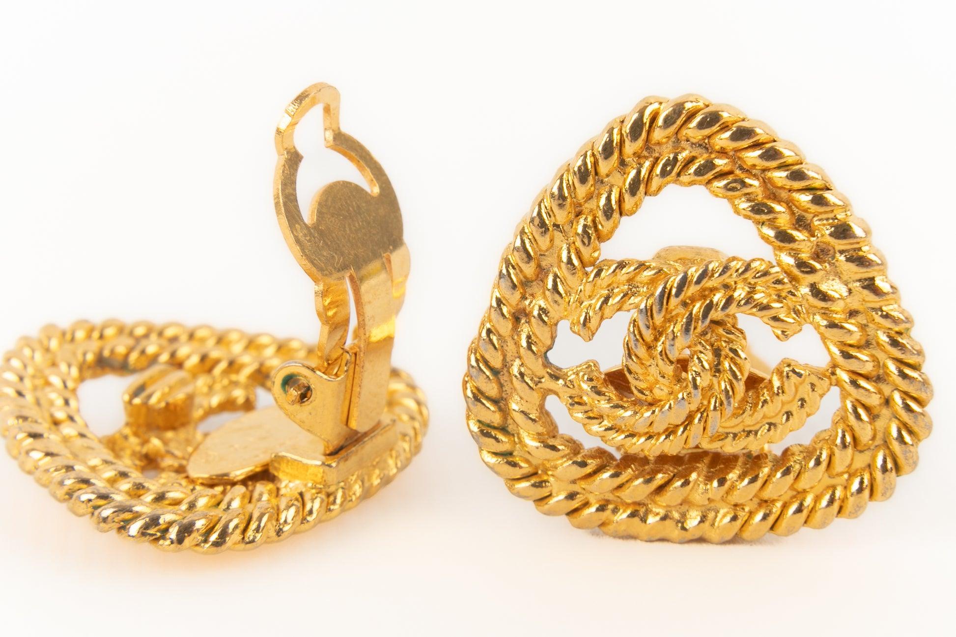 Chanel Golden Metal Openwork Earrings In Excellent Condition For Sale In SAINT-OUEN-SUR-SEINE, FR