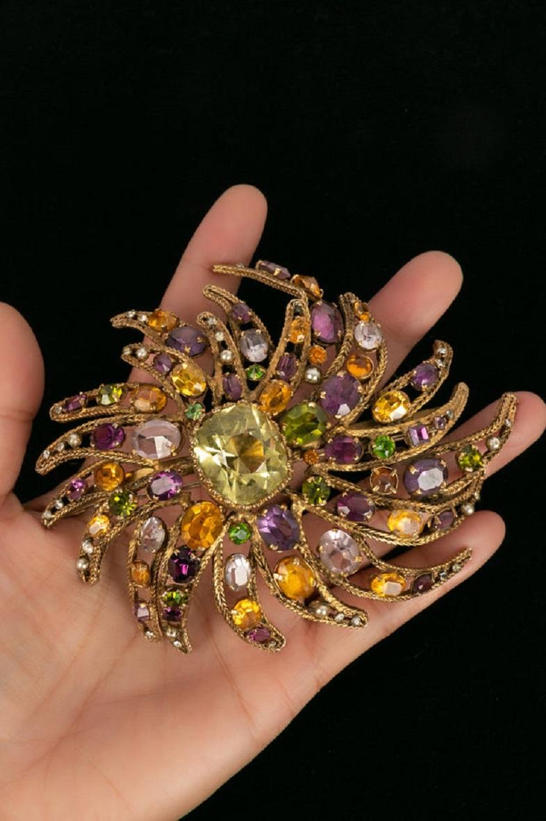 Chanel Golden Metal Pendant Brooch Paved with Multicolored Rhinestones In Excellent Condition For Sale In SAINT-OUEN-SUR-SEINE, FR