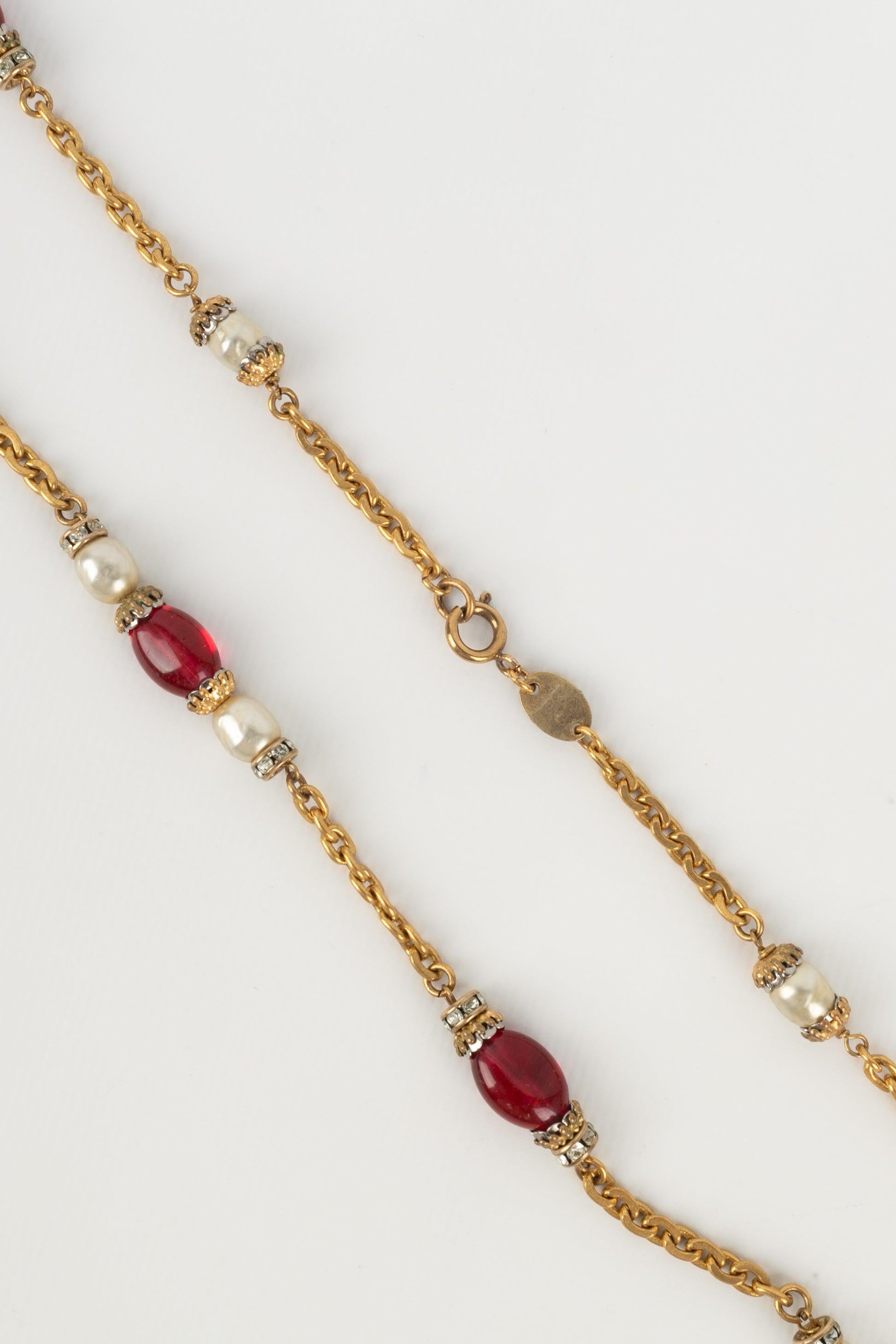 Chanel Goldenes Metall Sautoir / Halskette mit Strass, Perlen & Glas  5