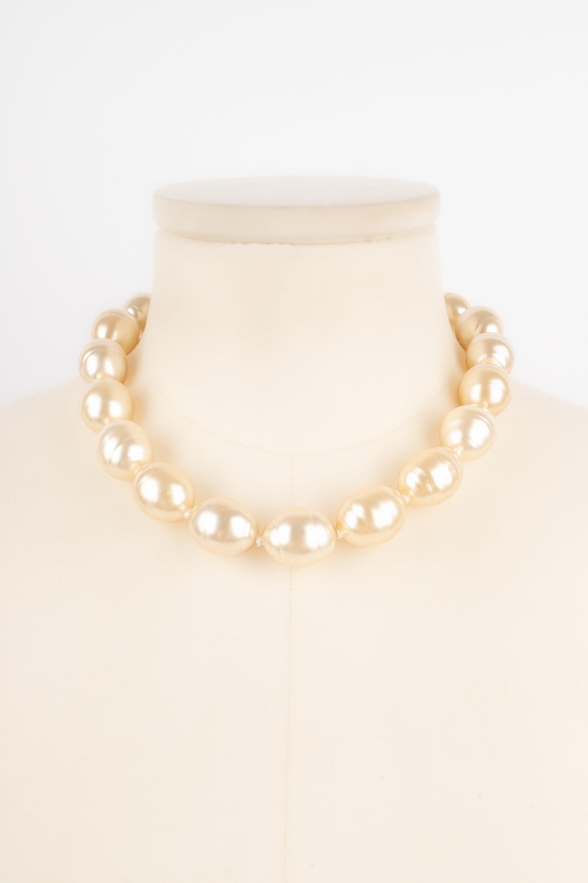Chanel Golden Metal Short Necklace, 1994 In Excellent Condition In SAINT-OUEN-SUR-SEINE, FR