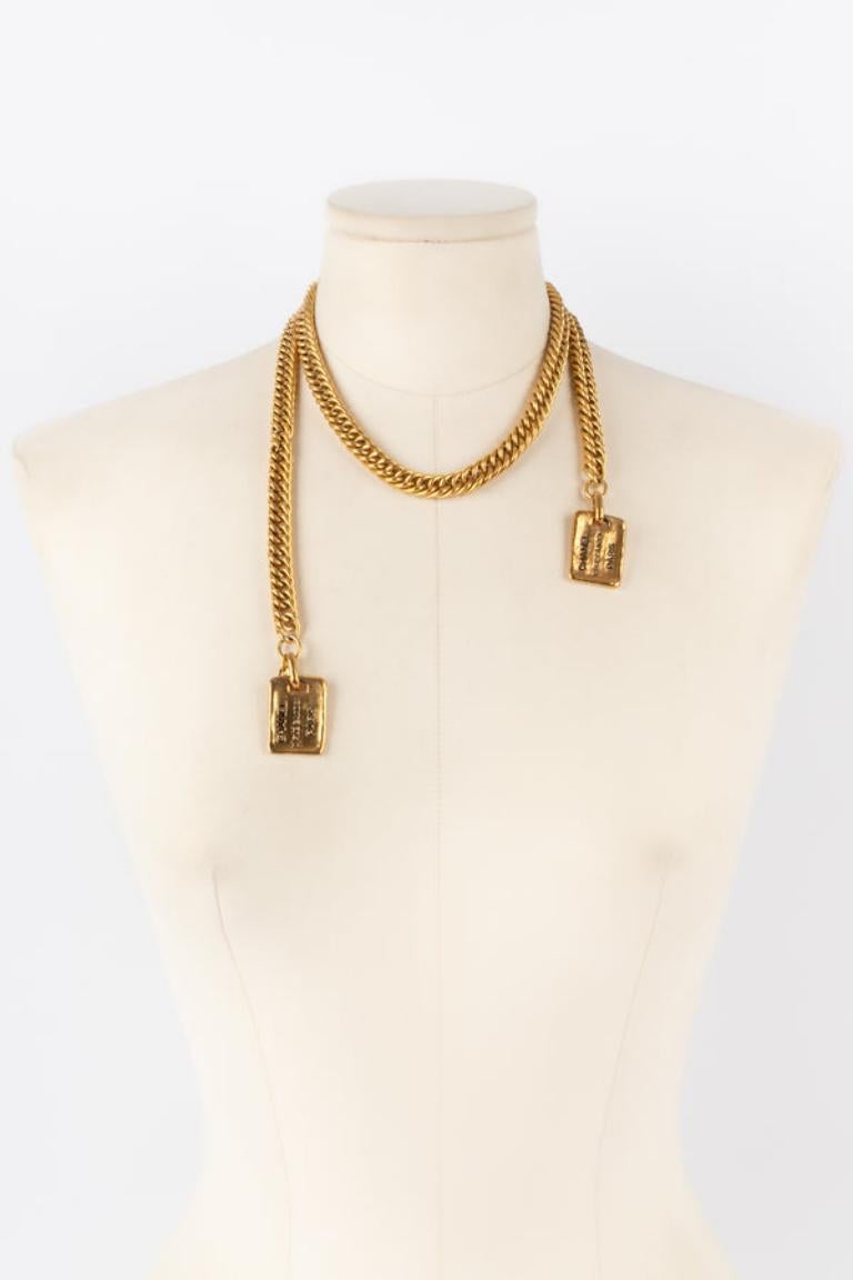 Chanel Goldene Metallkrawatte-Halskette, 1980er Jahre im Zustand „Hervorragend“ in SAINT-OUEN-SUR-SEINE, FR
