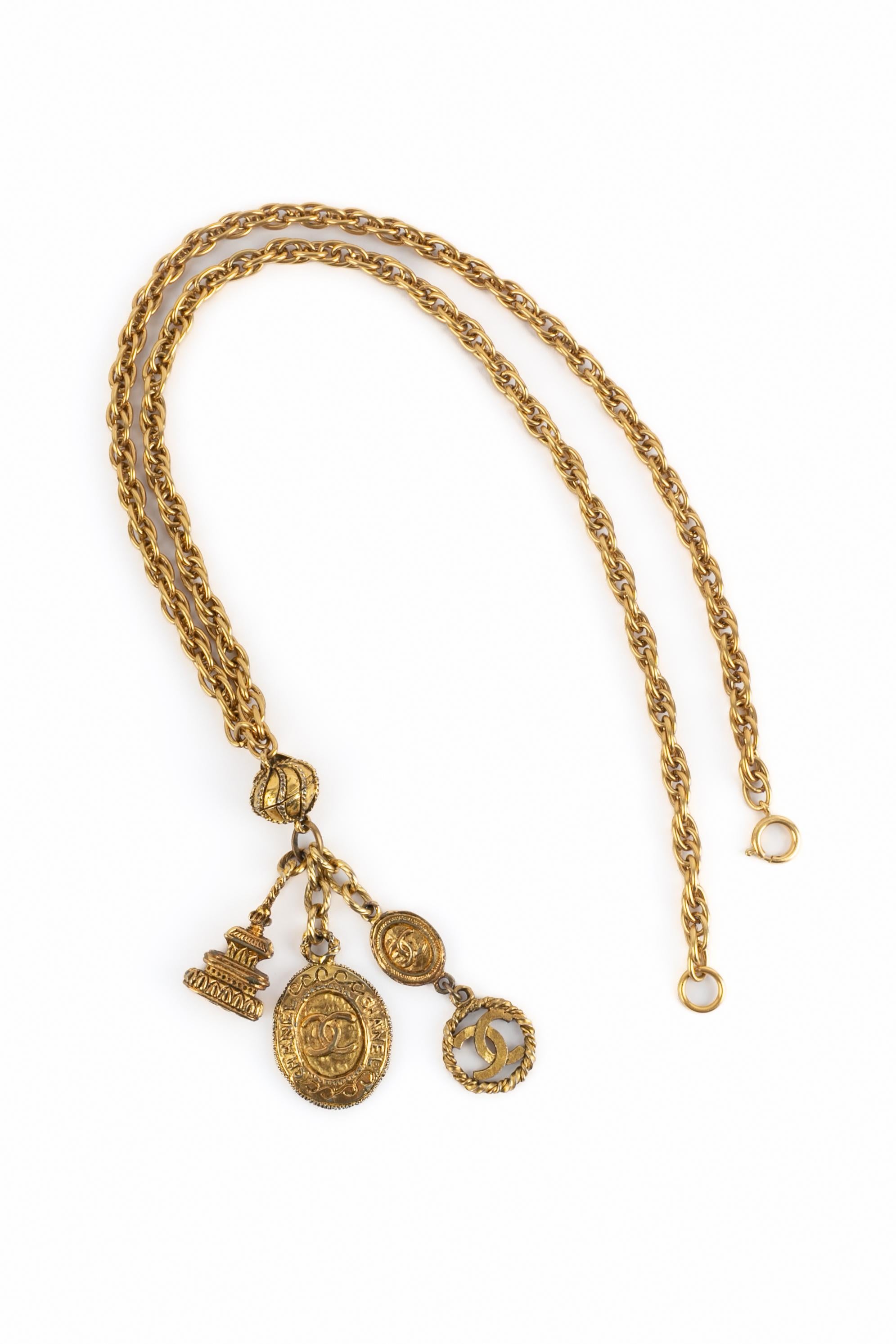 Chanel goldene Halskette im Angebot 1