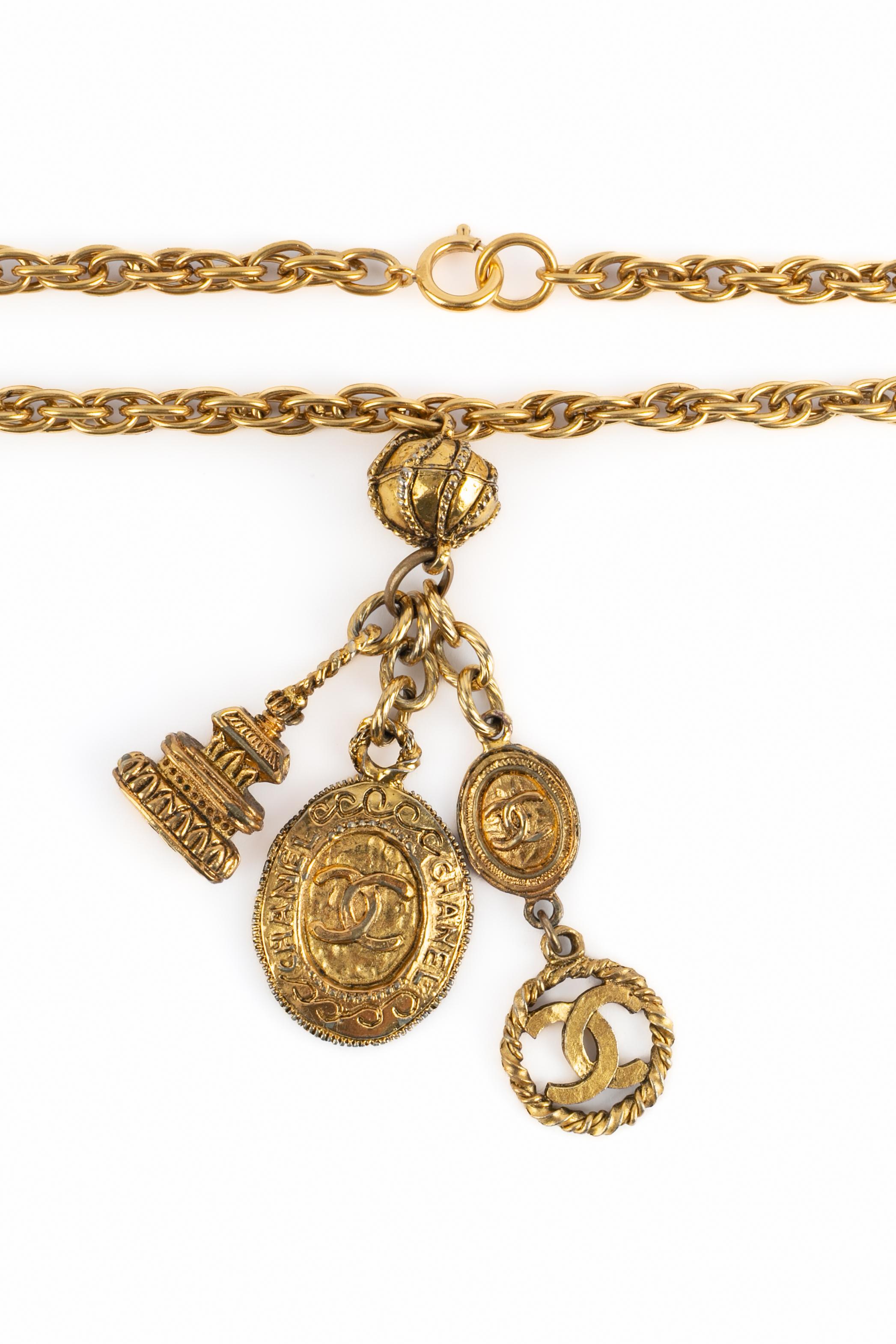 Chanel goldene Halskette im Angebot 2
