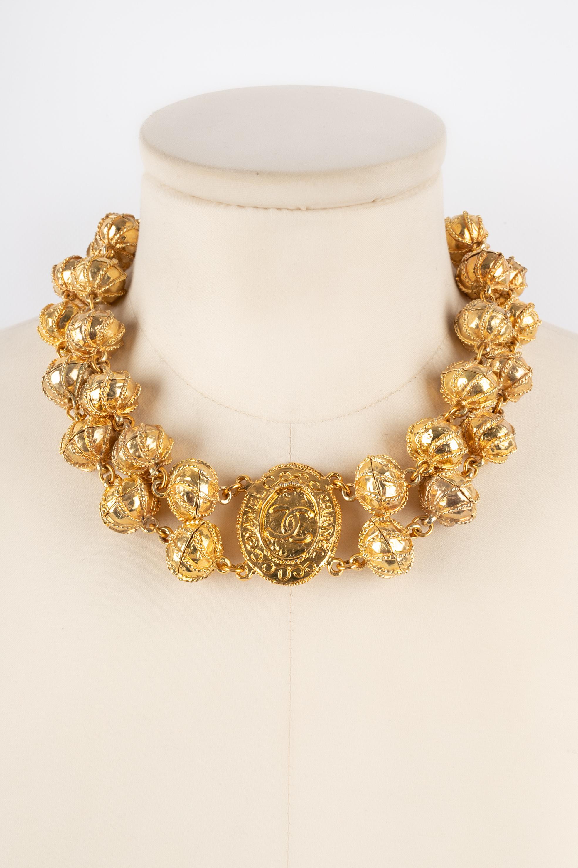 Chanel goldene Halskette im Angebot 3