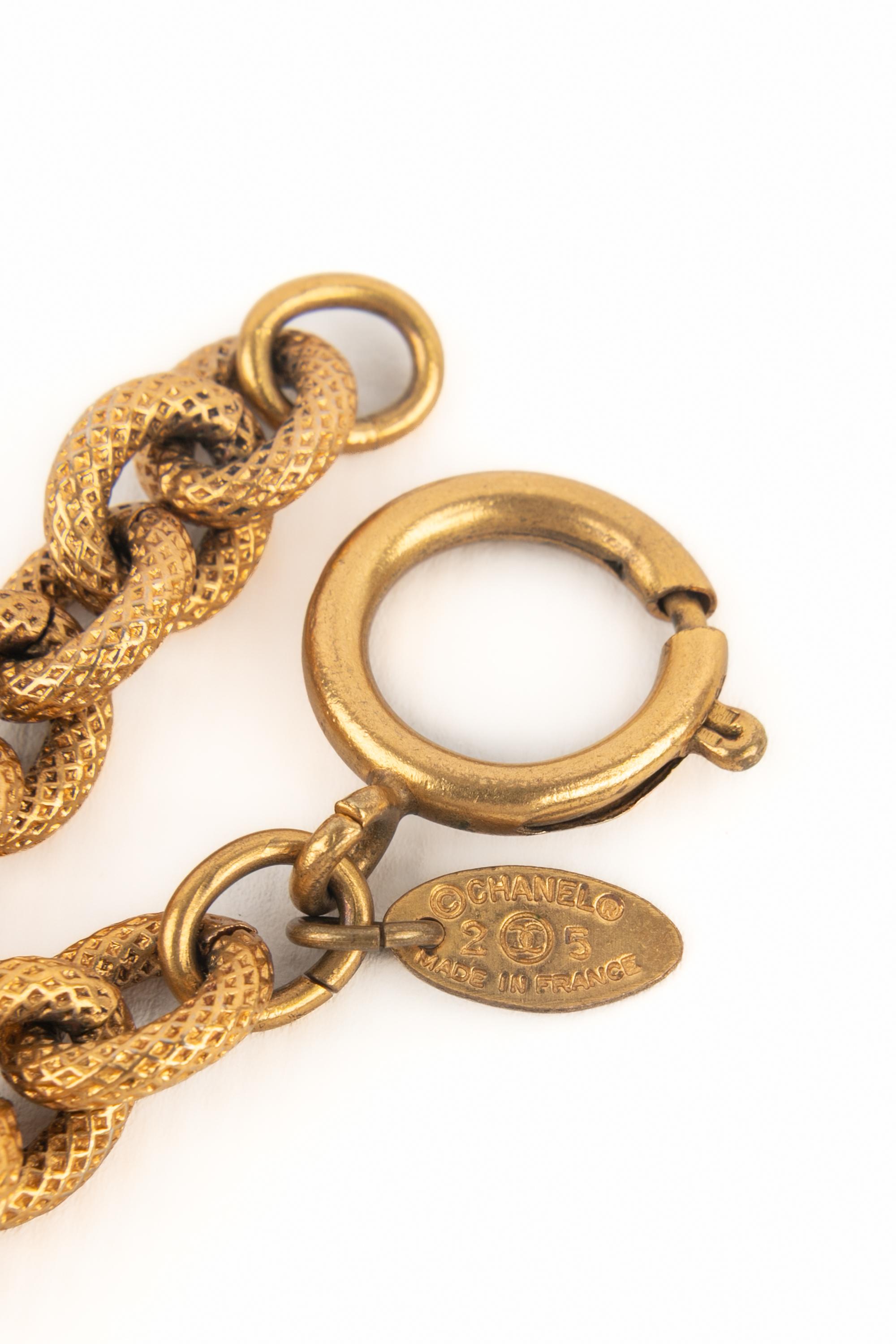 Chanel golden necklace For Sale 3
