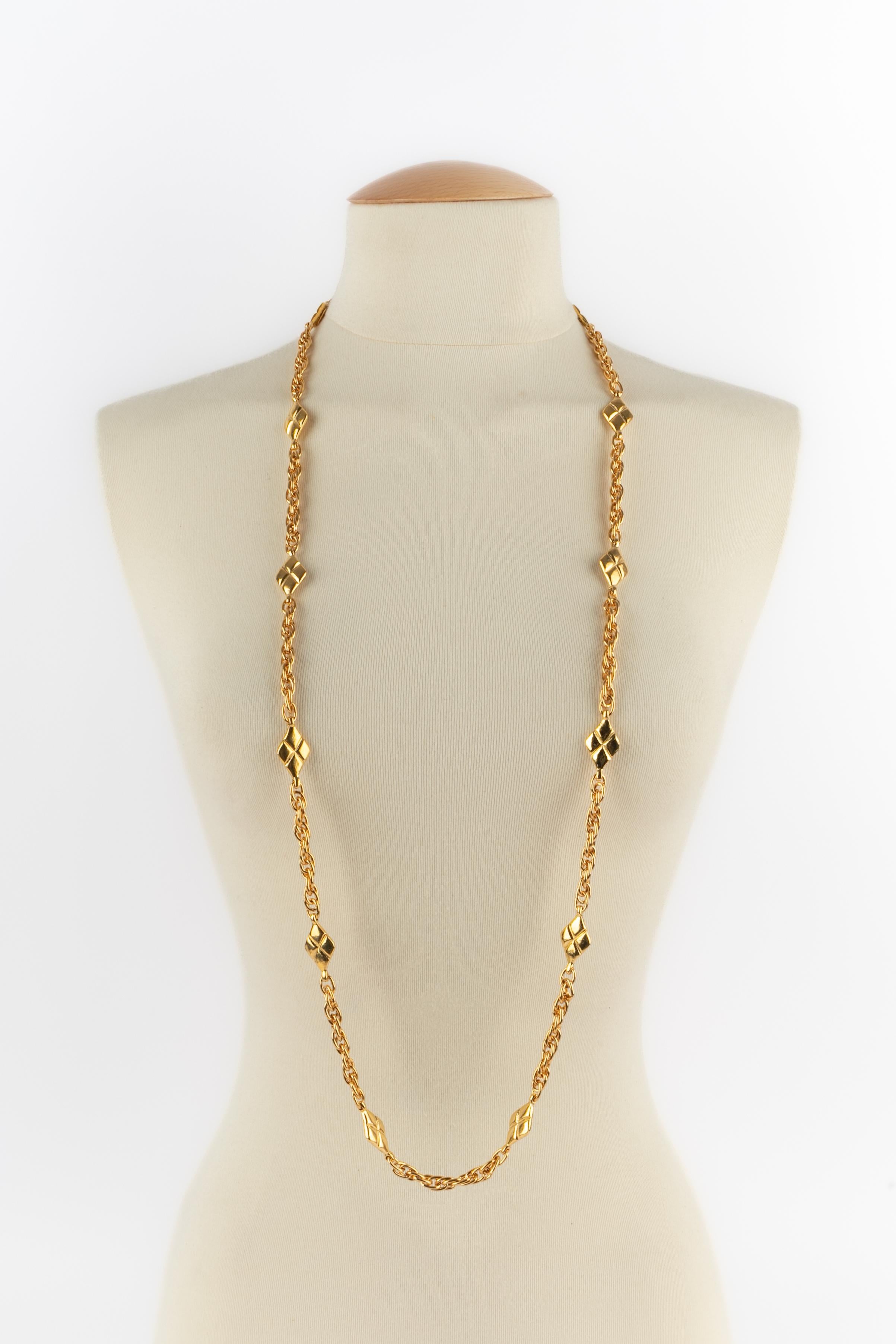 Chanel golden necklace For Sale 3