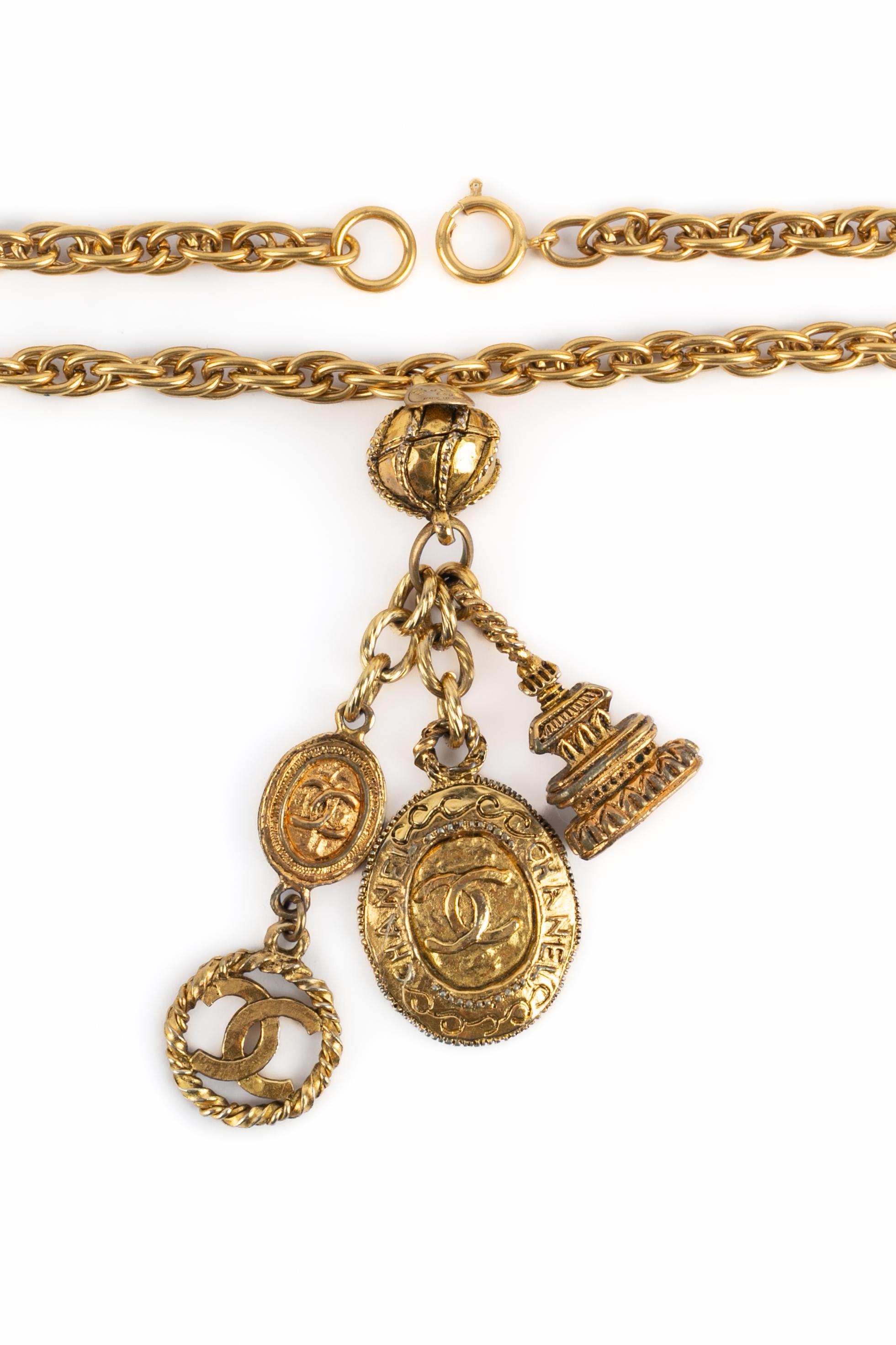 Chanel goldene Halskette im Angebot 3