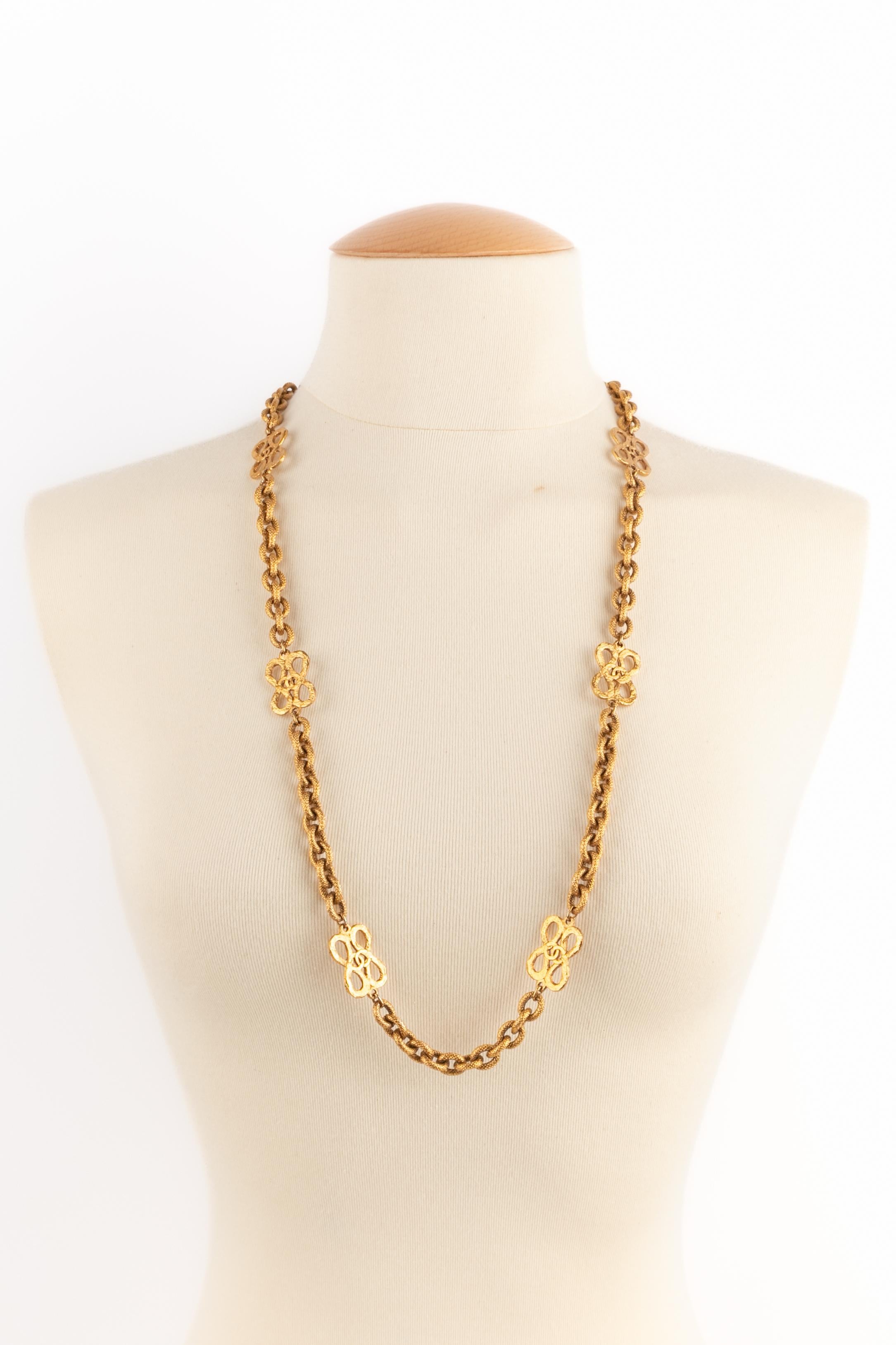 Chanel golden necklace For Sale 4