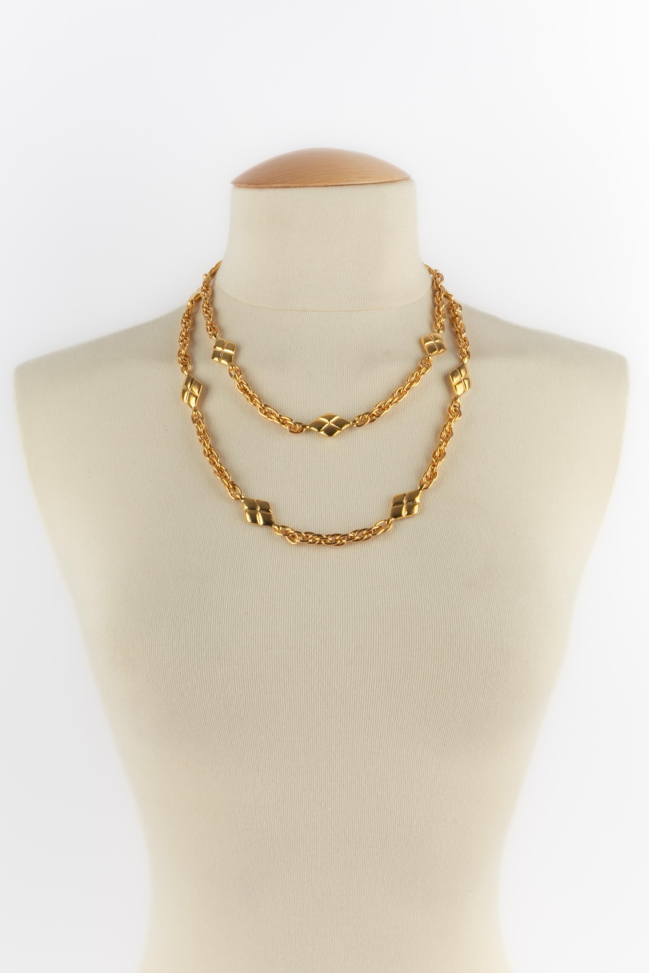 Chanel golden necklace For Sale 4