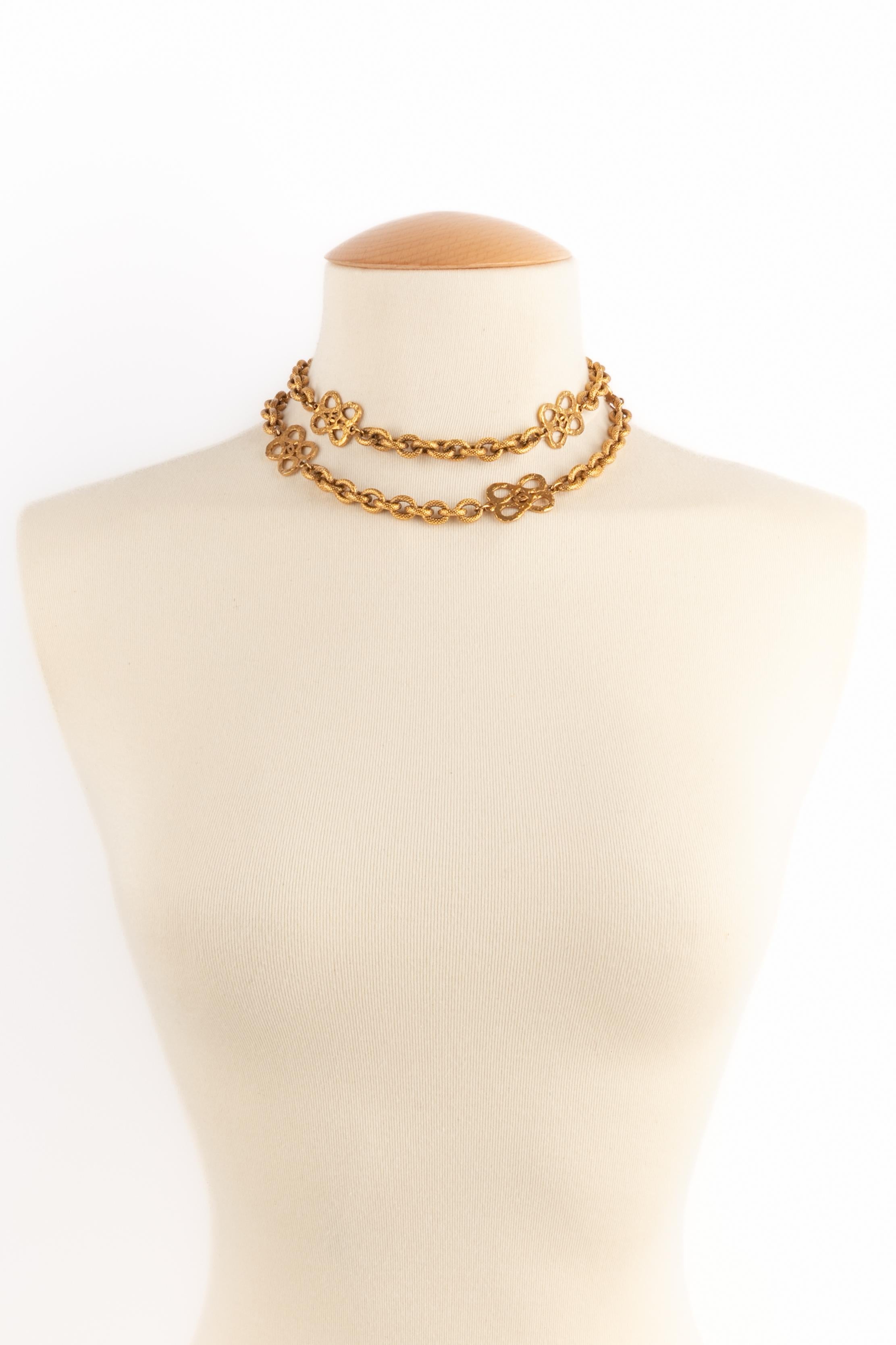 Chanel golden necklace For Sale 5
