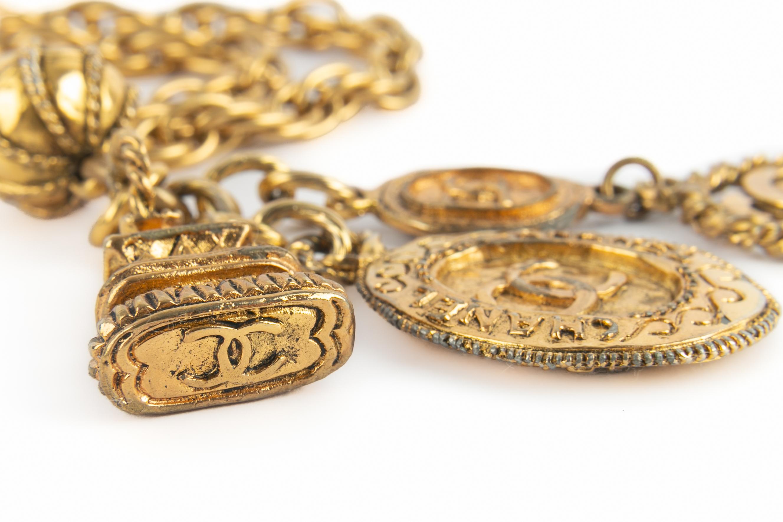Chanel goldene Halskette im Angebot 5