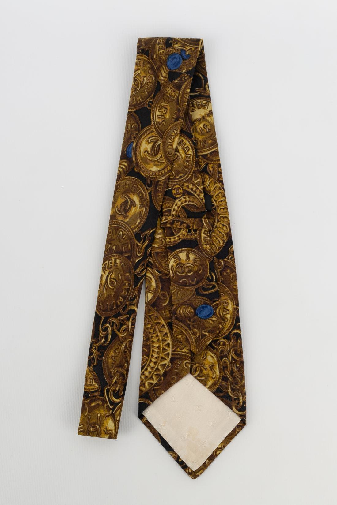Chanel Golden Silk Printed Tie In Excellent Condition For Sale In SAINT-OUEN-SUR-SEINE, FR