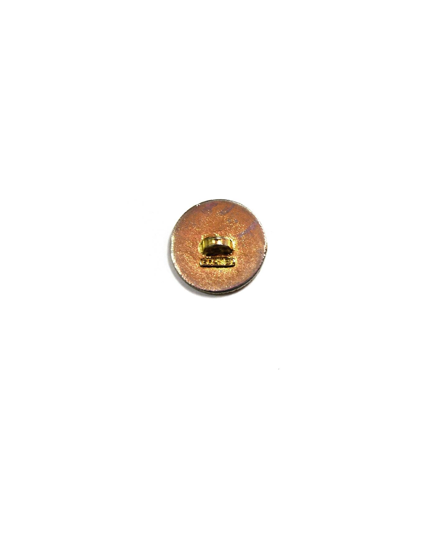 Chanel Goldtone CC Shank Buttons (Set of 7- 3 Small, 2 Medium, 2 Large) In Excellent Condition In New York, NY