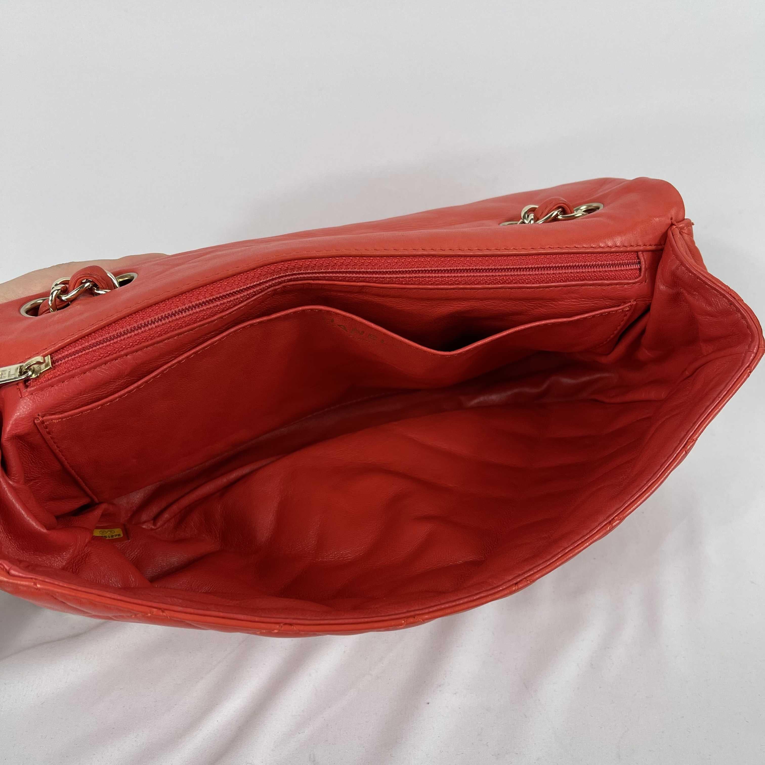 Chanel - Good - Classic Jumbo Single Flap Quilted Lambskin - Handbag For Sale 12