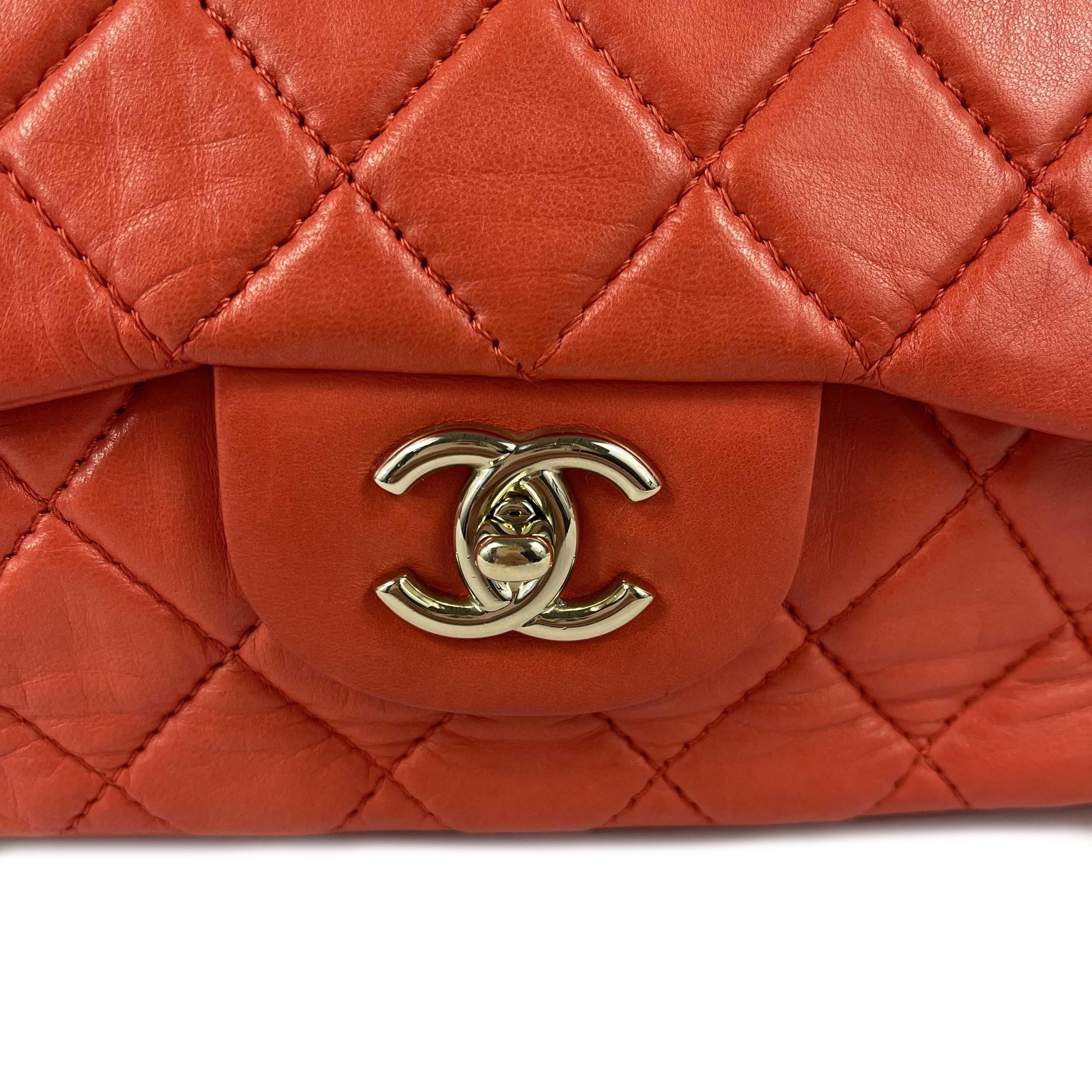 Chanel - Good - Classic Jumbo Single Flap Quilted Lambskin - Handbag For Sale 3