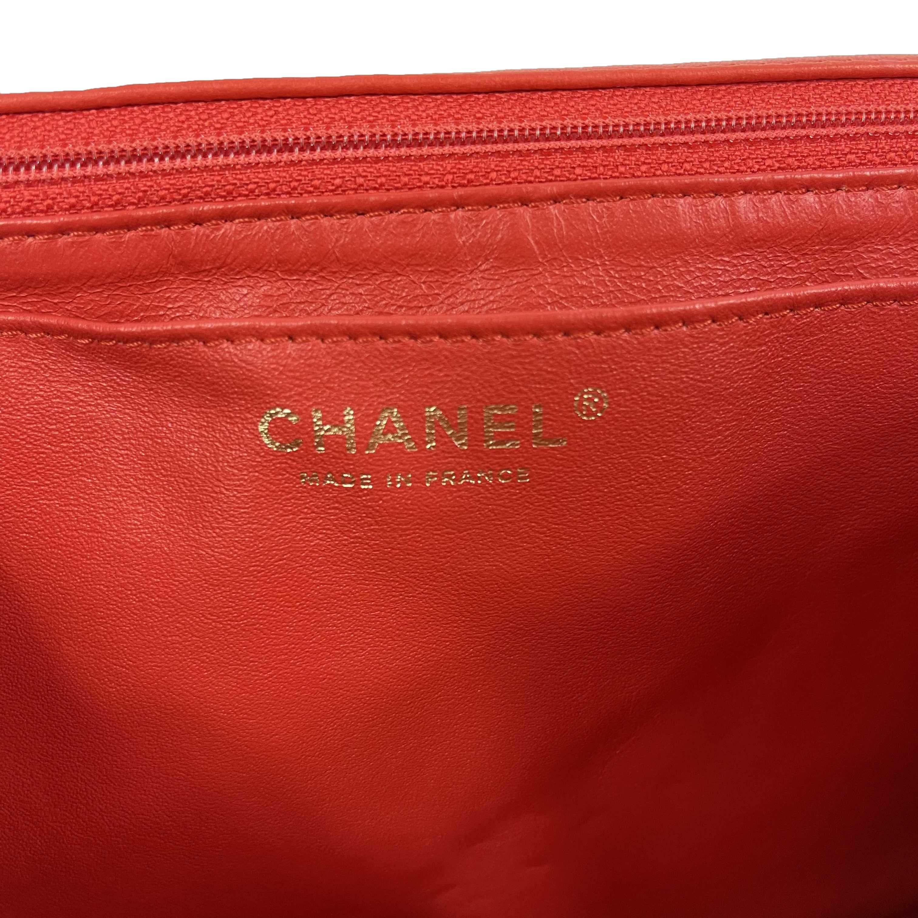 Chanel - Good - Classic Jumbo Single Flap Quilted Lambskin - Handbag For Sale 4