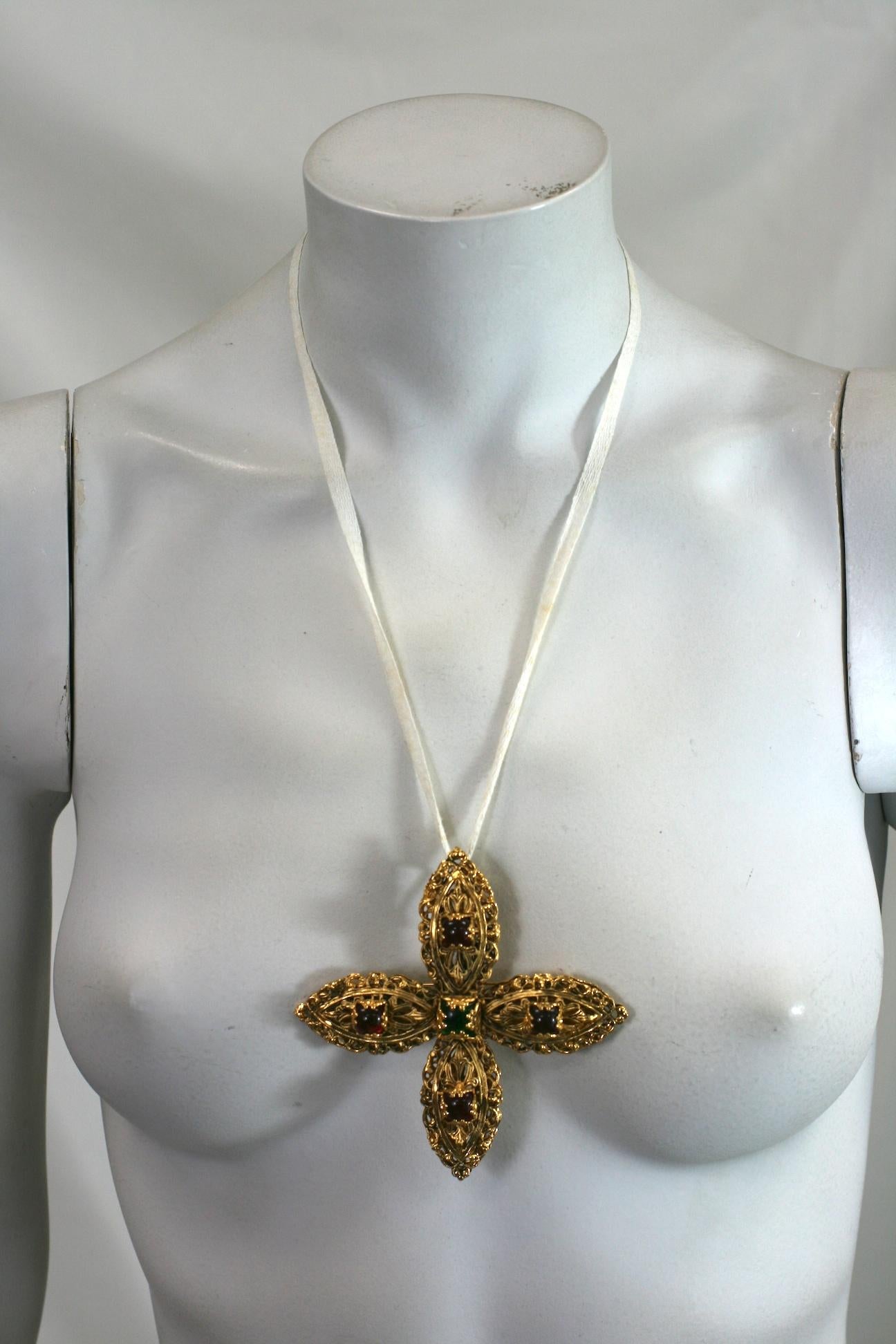 Chanel Goossens Byzantinische Cruciform-Brosche im Angebot 3