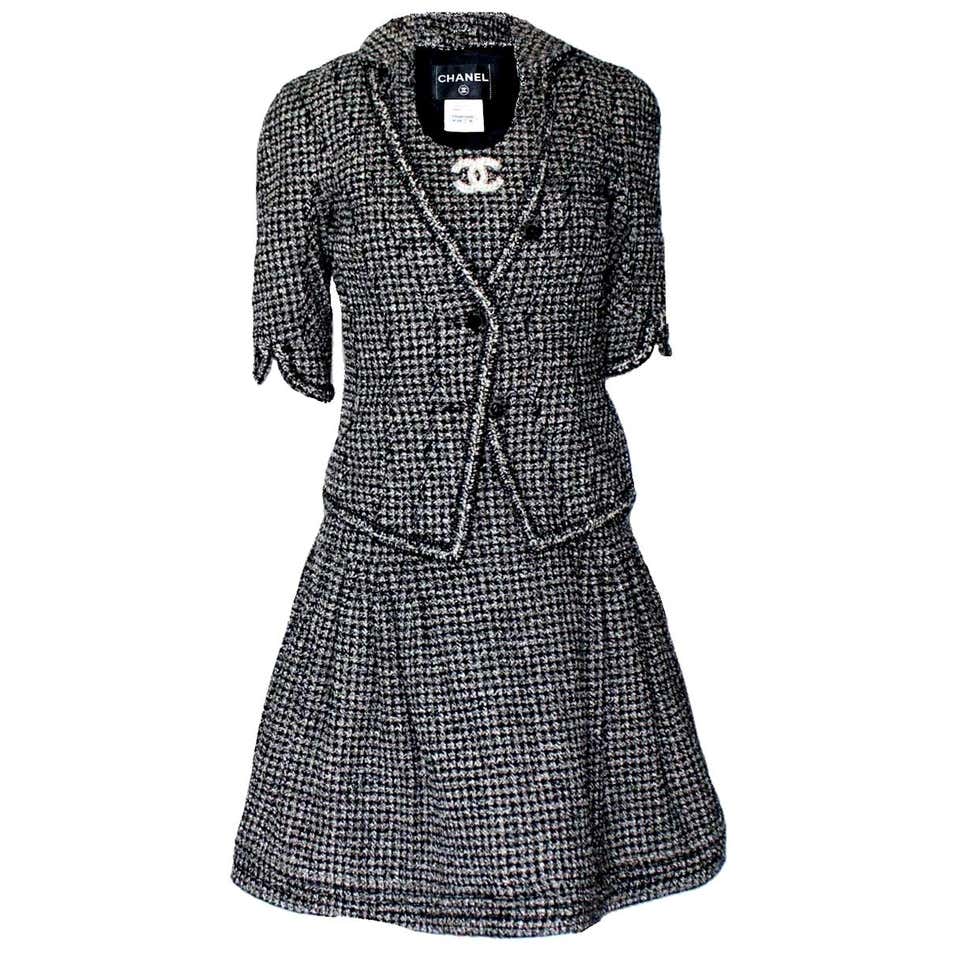 Vintage Chanel Suits, Outfits and Ensembles - 287 For Sale at 1stdibs