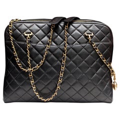 Vintage Chanel gorgeous camera bag in black quilted lambskin
