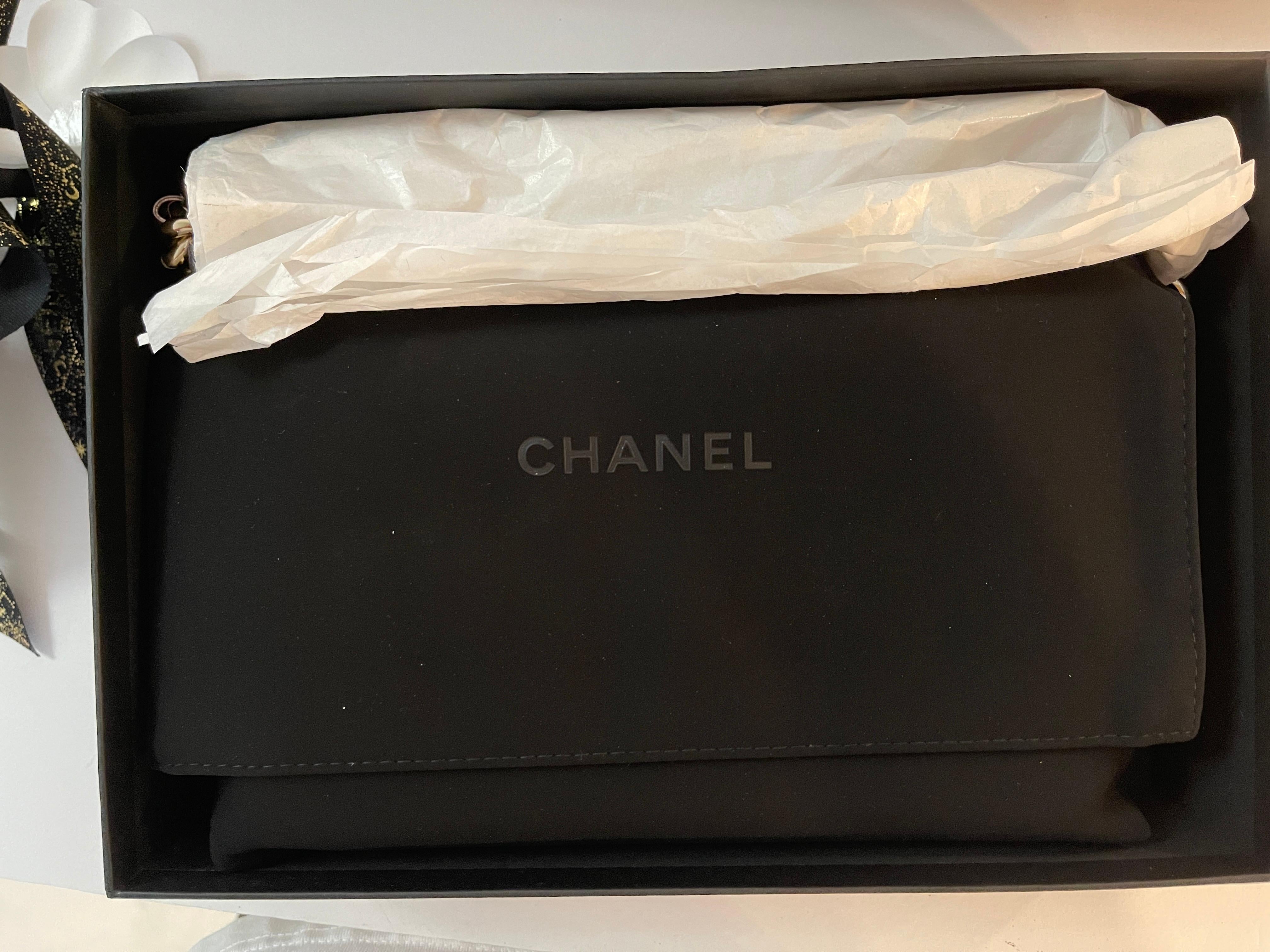 Women's or Men's CHANEL Gradient Metallic Golden Pink Iridescent Wallet On Chain Quilted