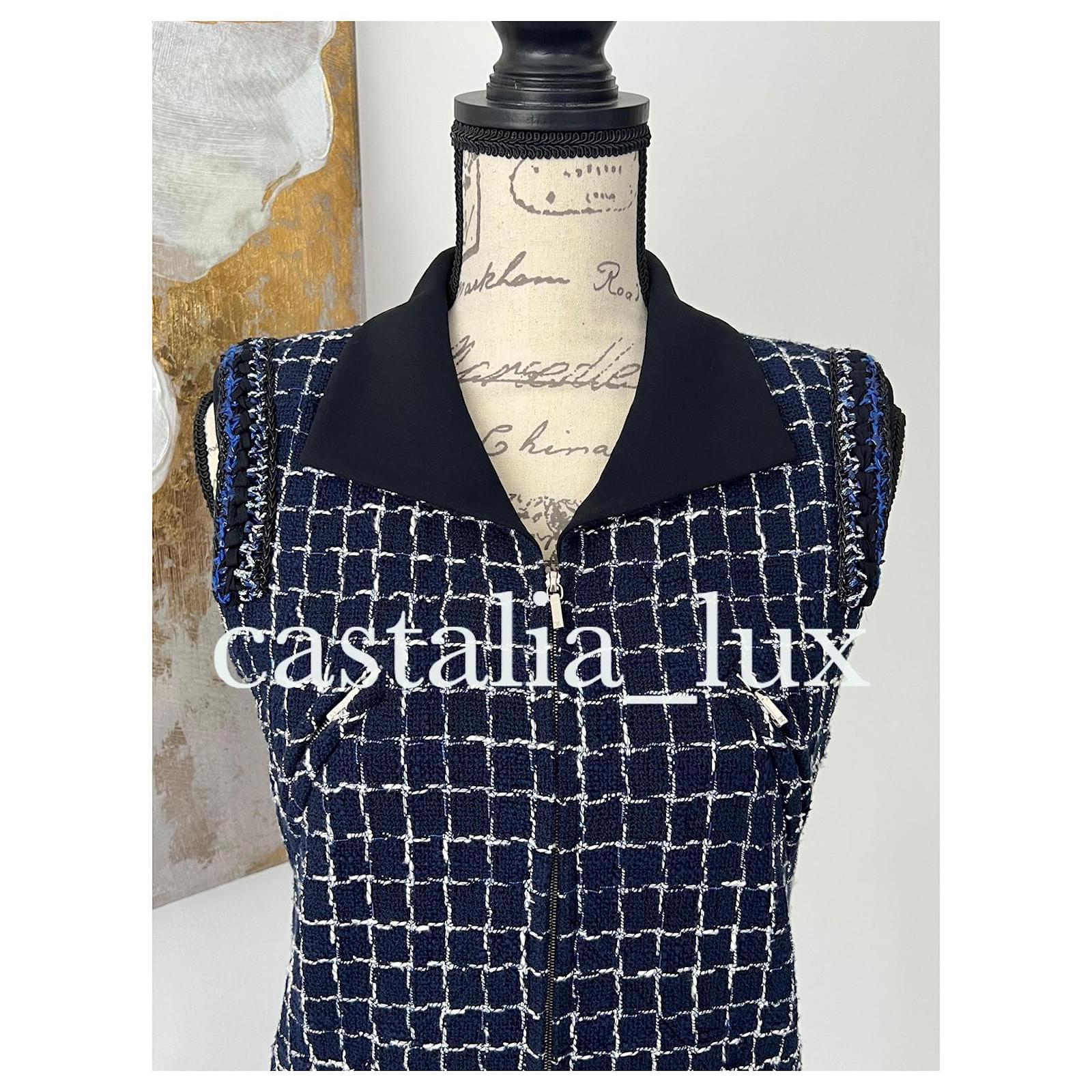 Abito in tweed Lesage della collezione Graffiti di Chanel 2