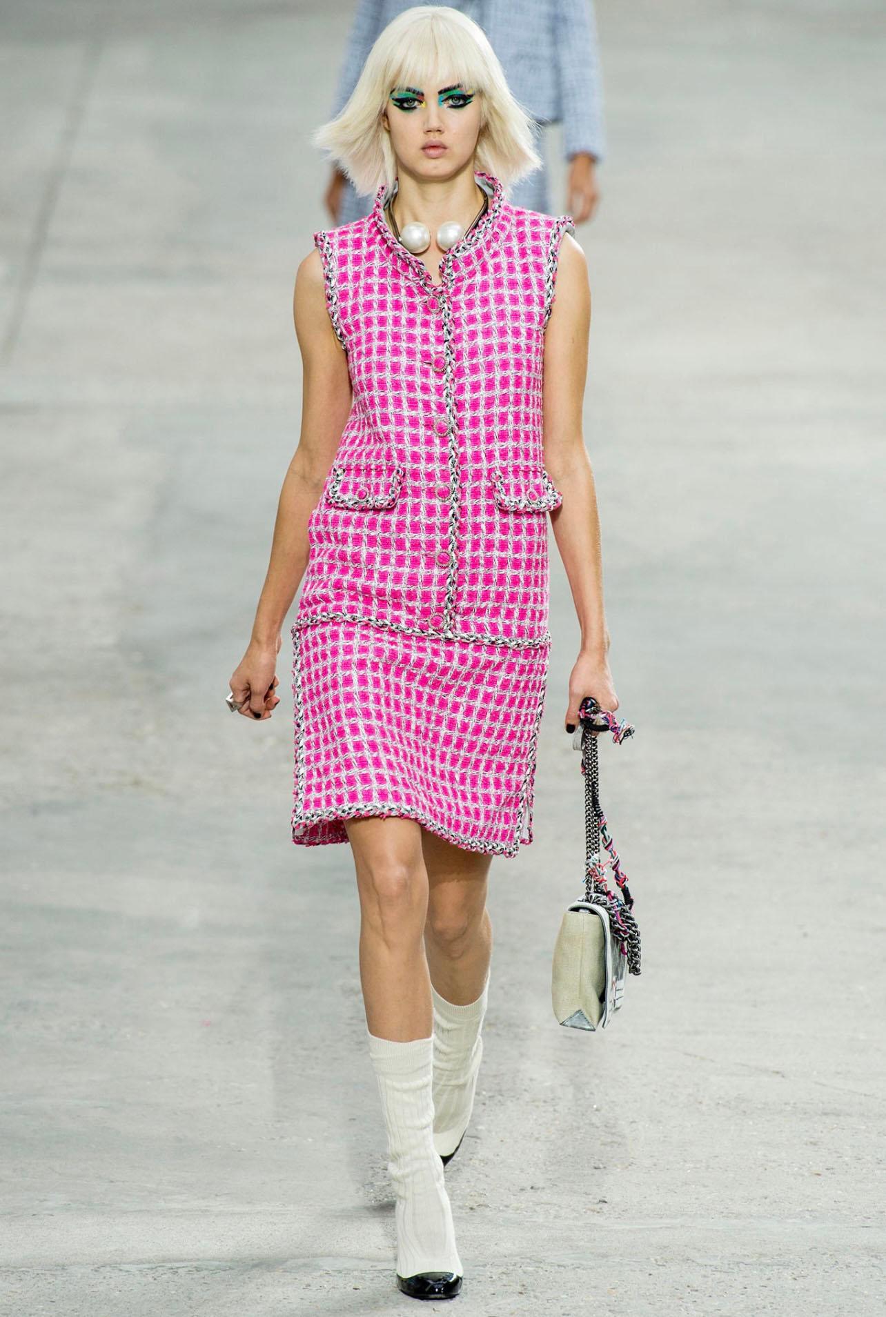 Incredible navy blue  tweed dress from Runway of 2014 Spring Collection by Karl Lagerfeld. Retail price 8,700 US$. 
Size mark 48 FR / Condition is pristine
· made of most precious lesage tweed of navy blue and white colours, signature woven metallic