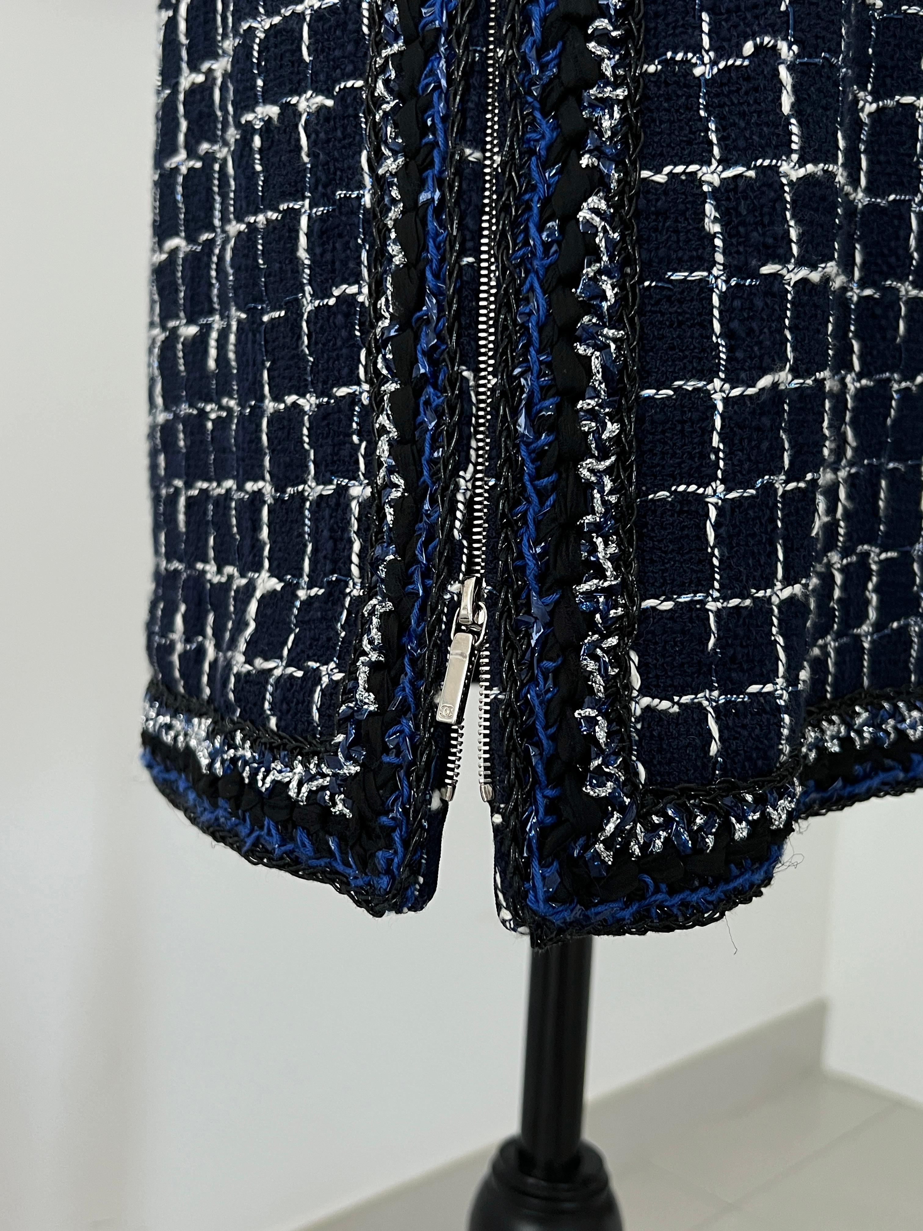 Chanel Graffiti-Kollektion Tweed-Kleid im Angebot 2