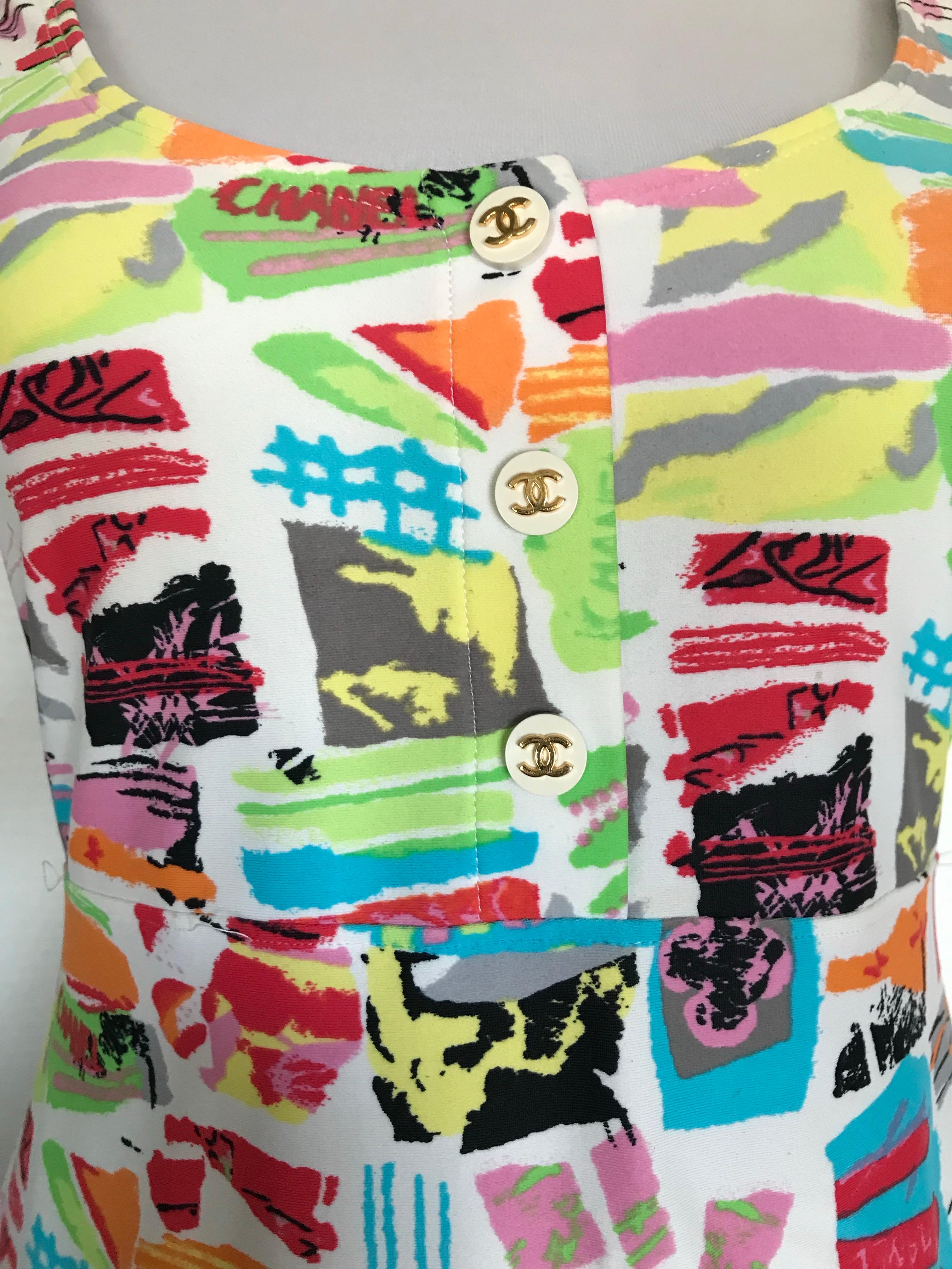 CHANEL Robe Graffiti collection été 1997. en vente 1