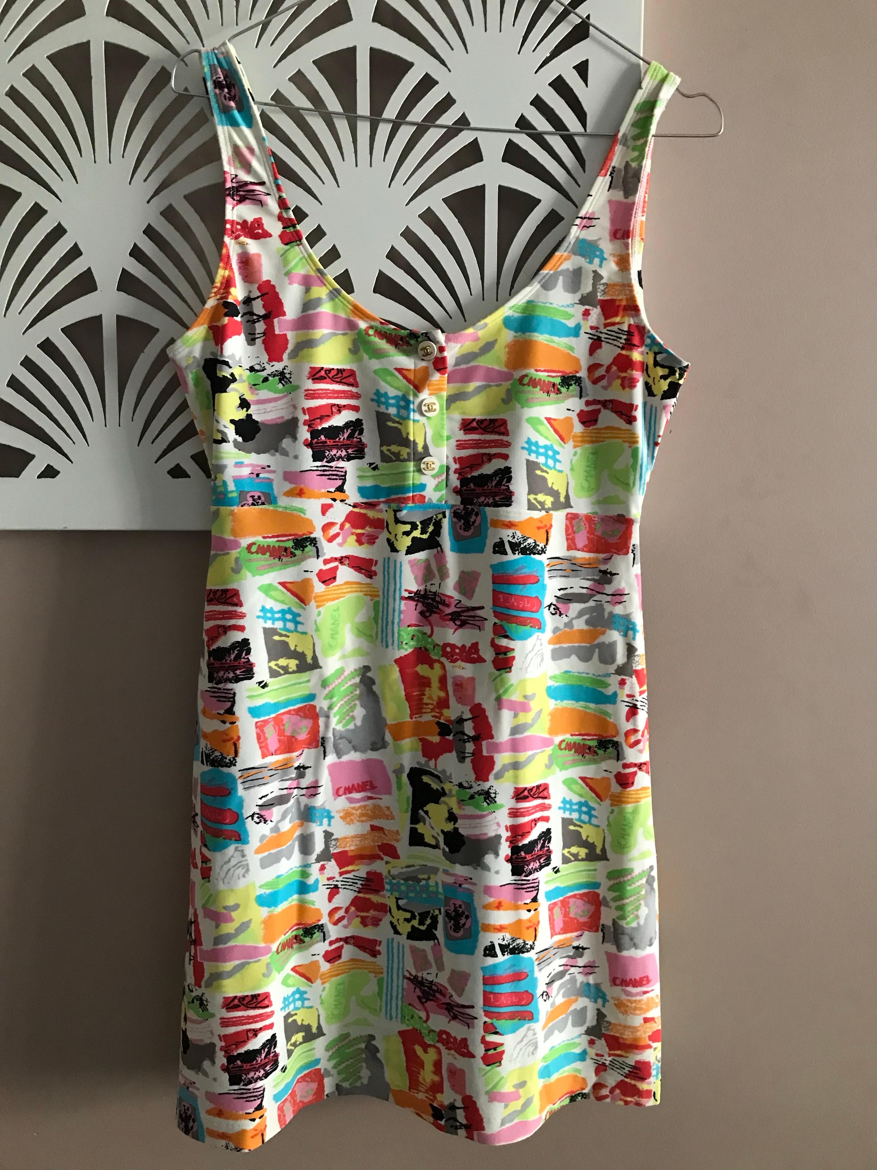 CHANEL Robe Graffiti collection été 1997. en vente 2