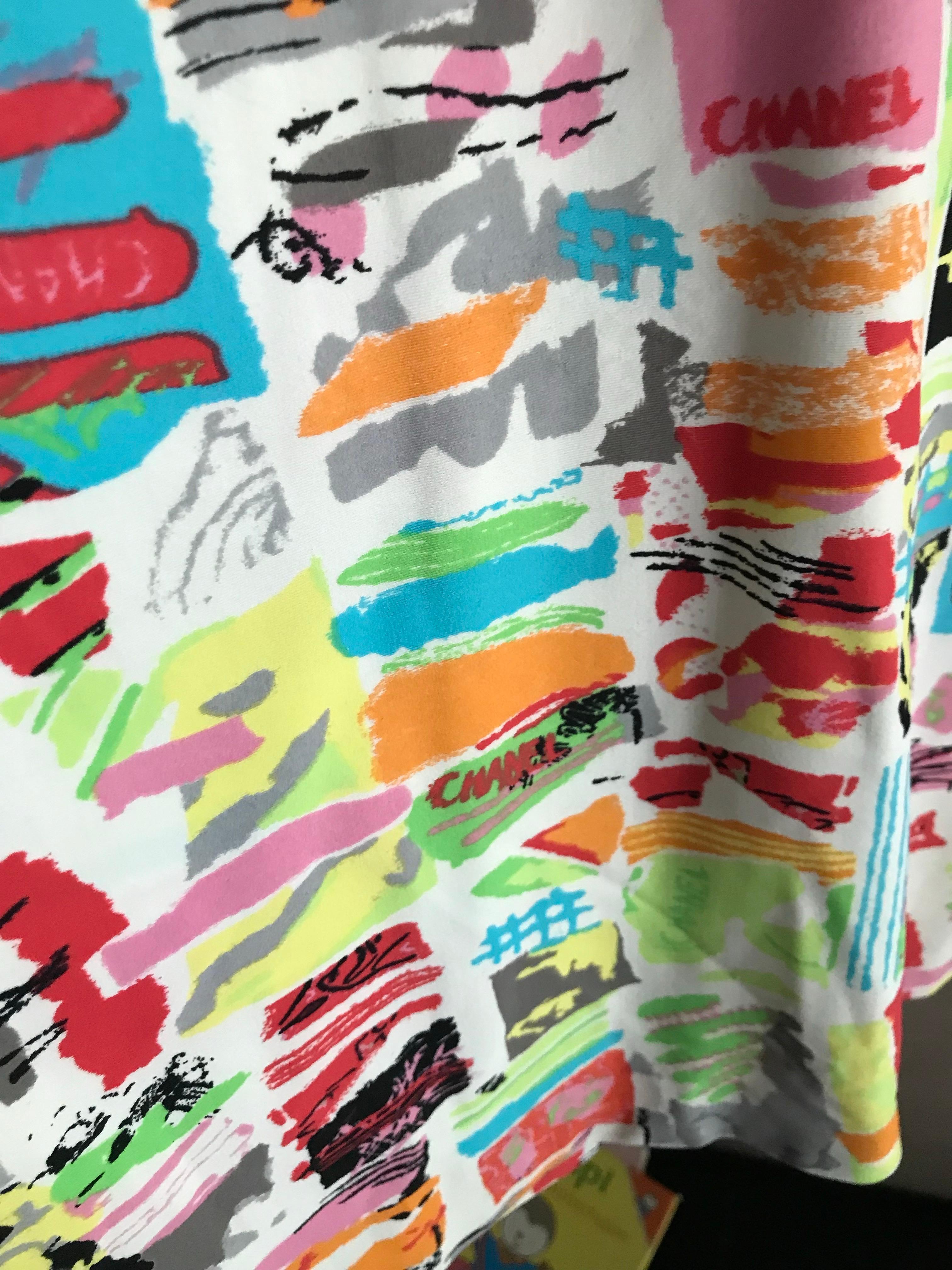 CHANEL Robe Graffiti collection été 1997. en vente 4