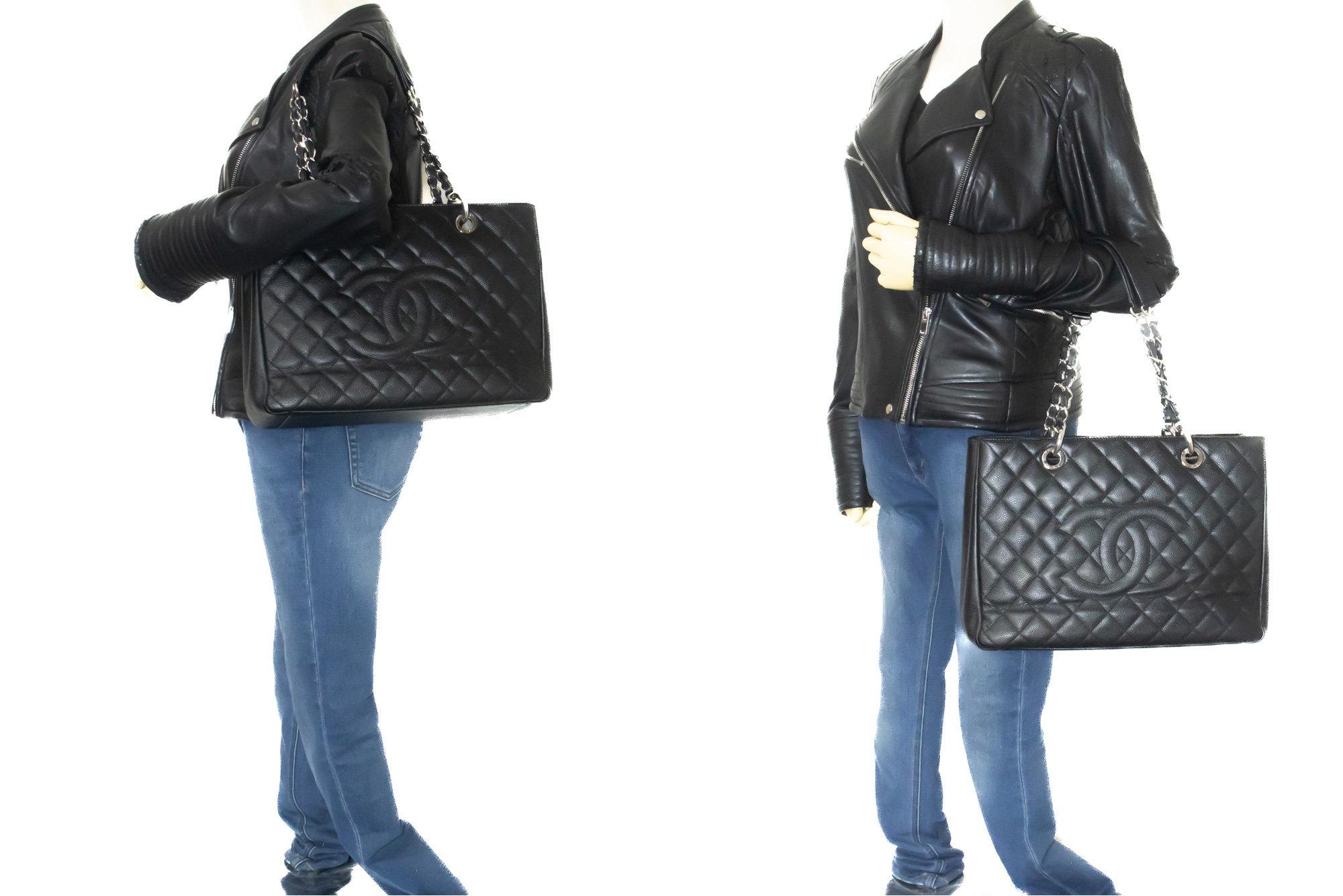 CHANEL Grained Calfskin GST 13