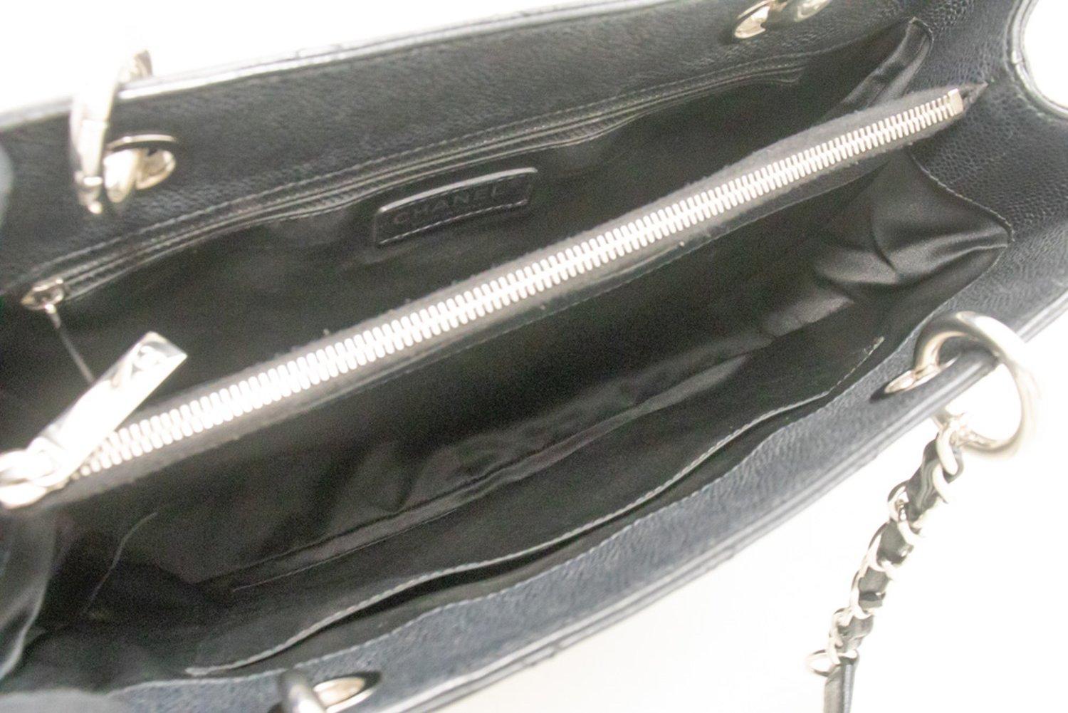 CHANEL Grained Calfskin GST 13