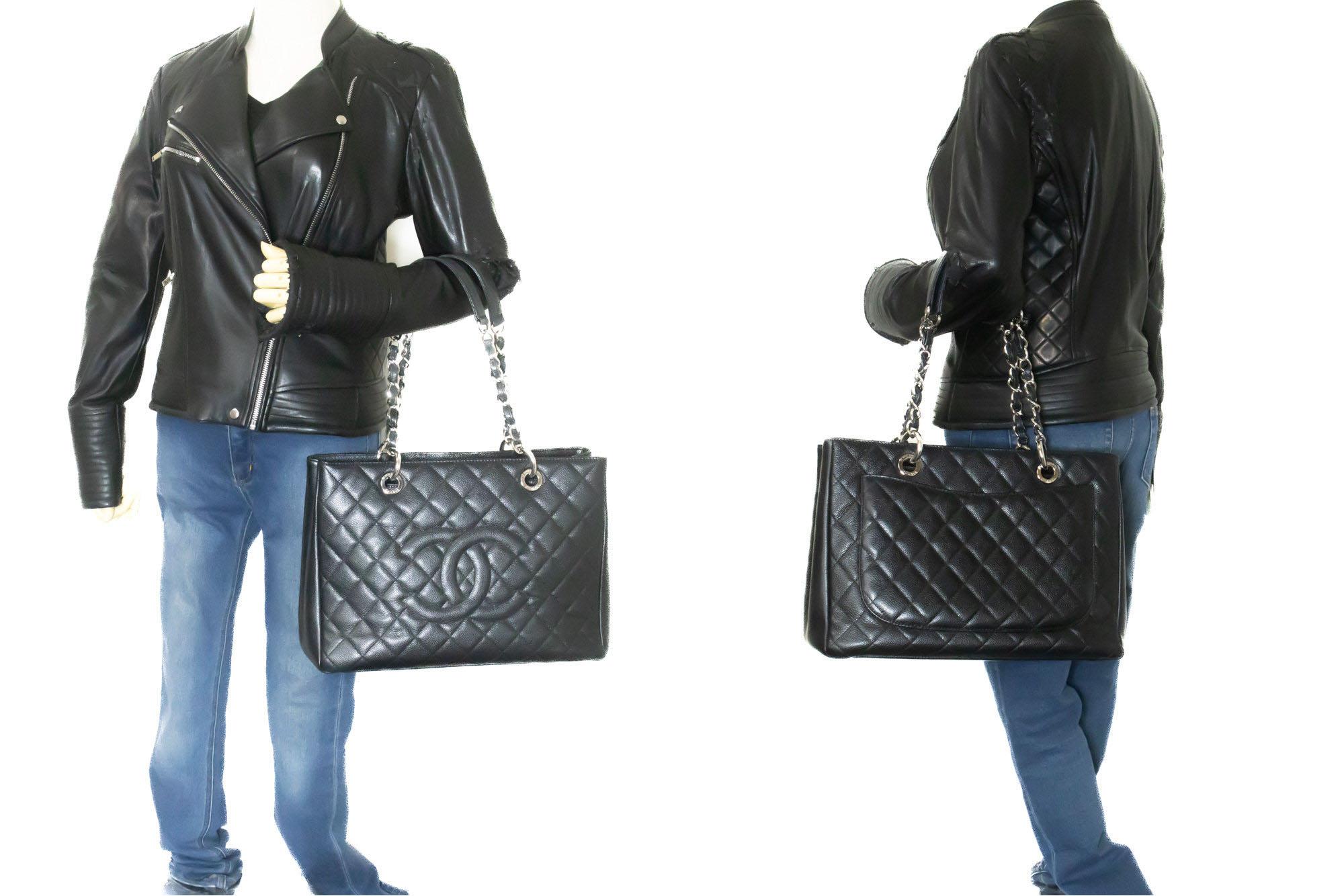 CHANEL Grained Calfskin GST 13
