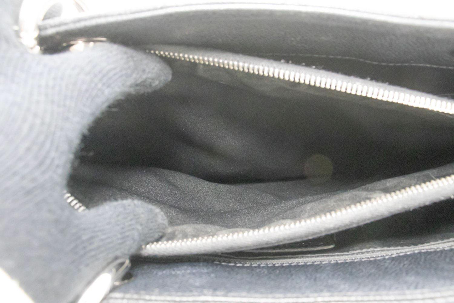CHANEL Grained Calfskin GST 13
