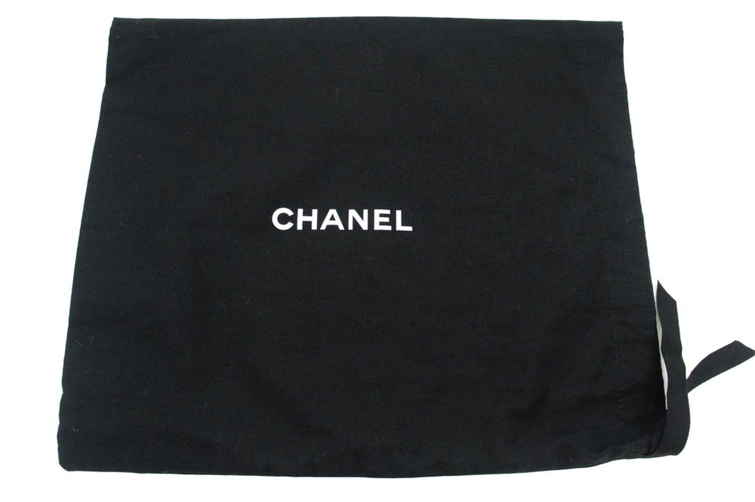 CHANEL Grained Calfskin Large Chain Shoulder Bag W Flap SV Classic For Sale 15