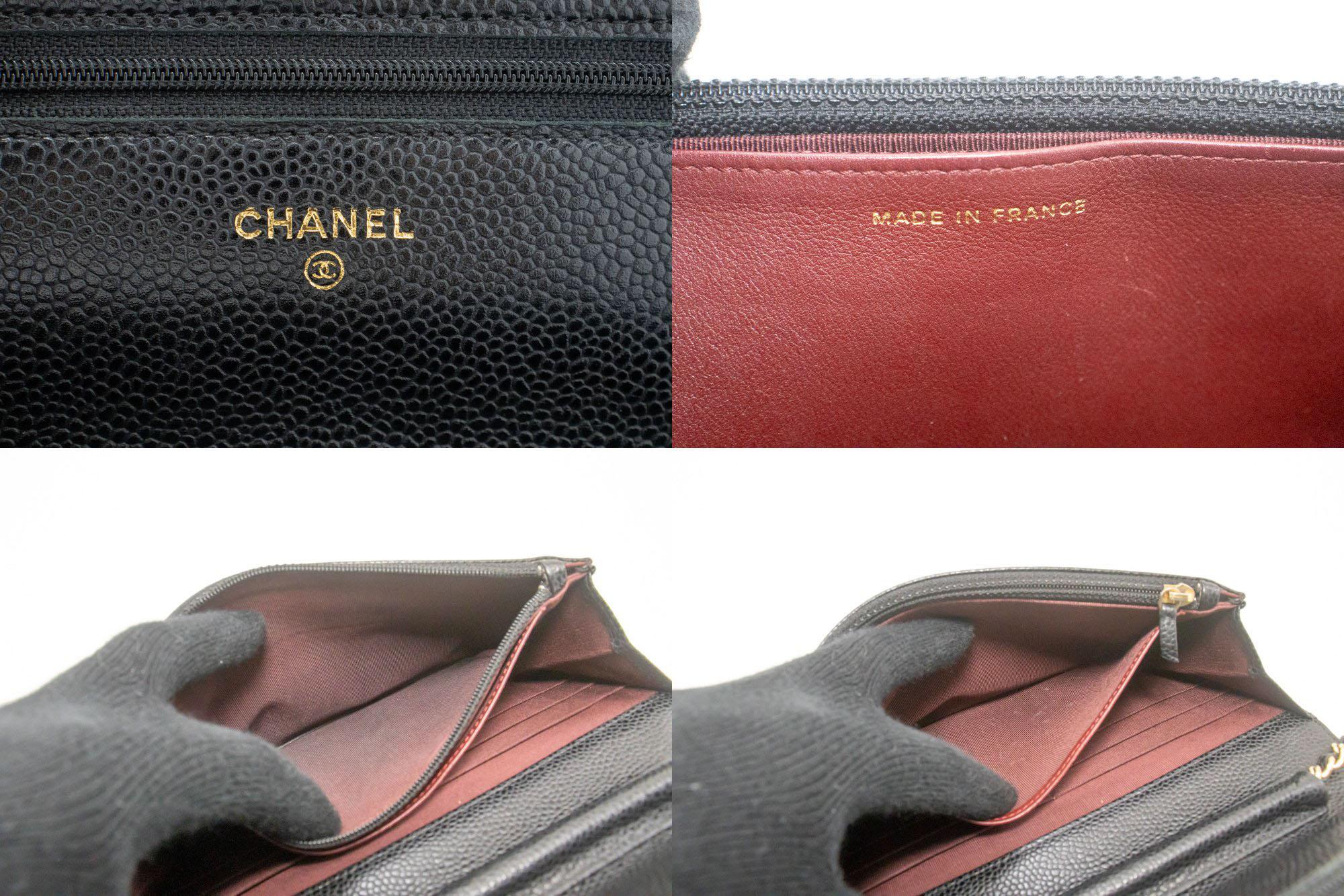 CHANEL Portefeuille WOC en cuir de veau grainé sur chaîne Sac à bandoulière noir en vente 3