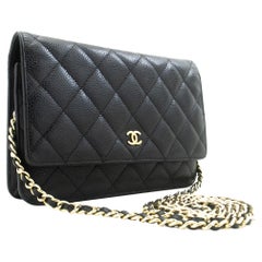 CHANEL WOC Brieftasche aus genarbtem Kalbsleder an Kette Schwarz Umhängetasche