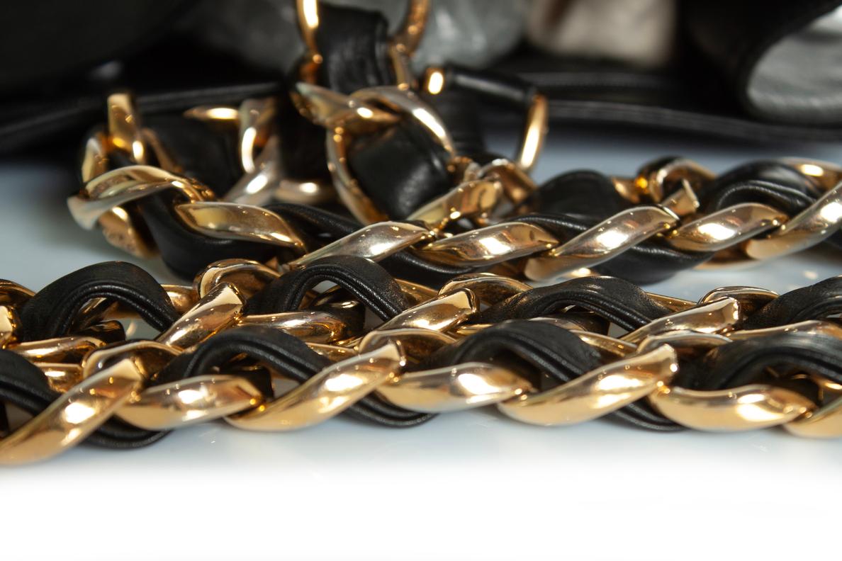 Chanel, Grand shopper in black lambskin leather For Sale 6