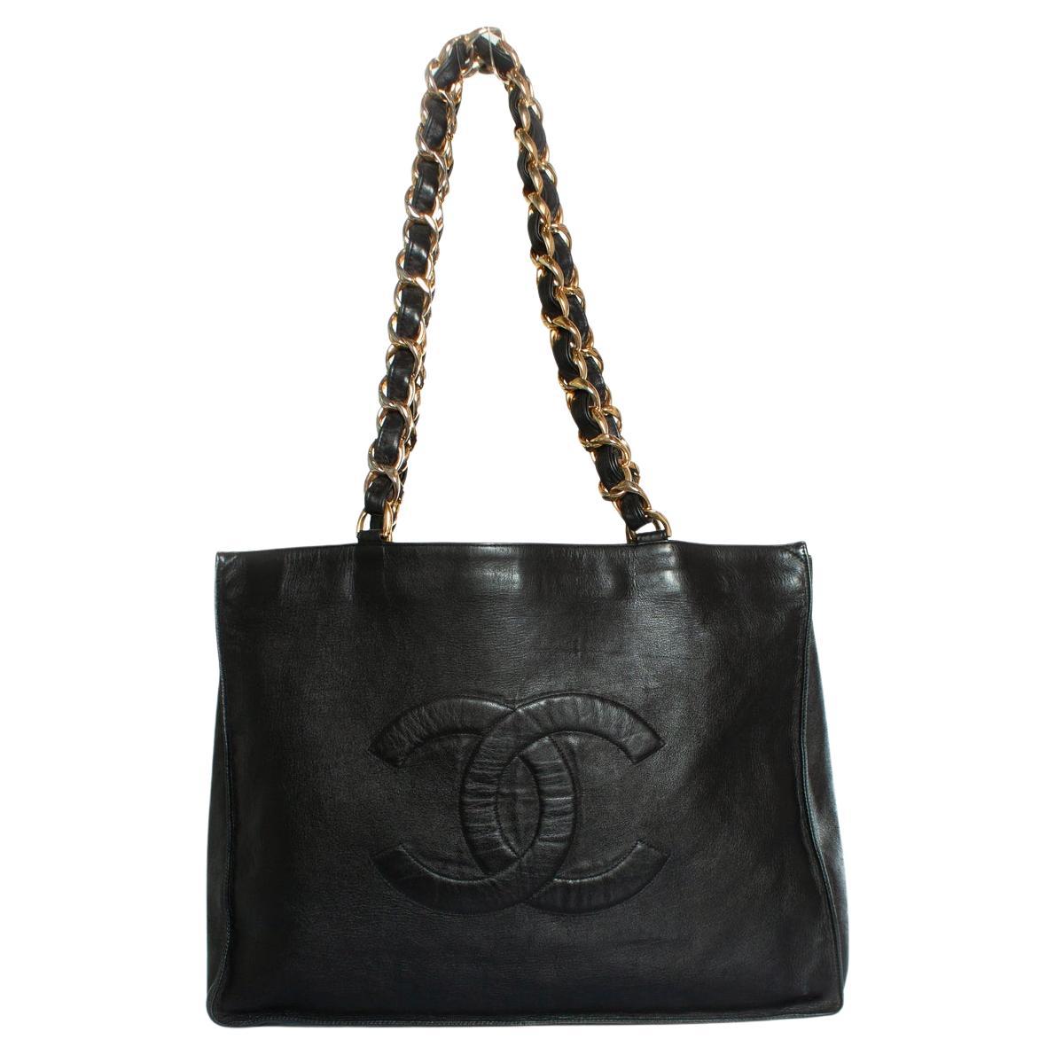 Chanel, Grand shopper in black lambskin leather For Sale