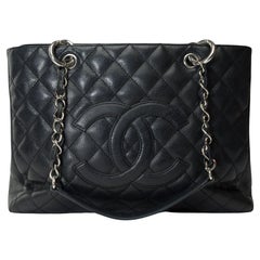  Chanel Grand Shopping Tote bag (GST) en cuir matelassé Caviar noir, SHW