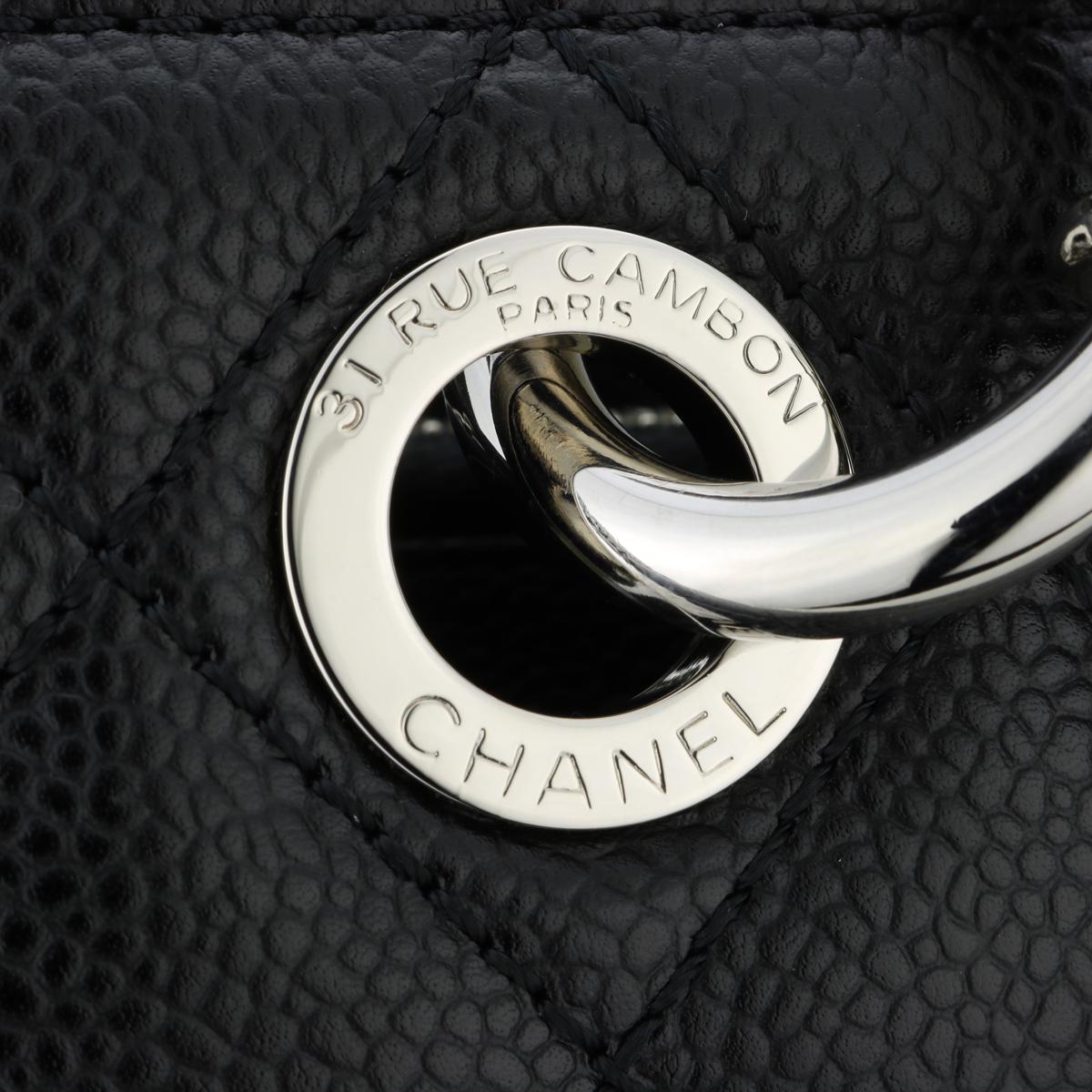 Sac CHANEL Grand Shopping Fourre-tout (GST) Caviar noir avec quincaillerie argentée 2013 en vente 7