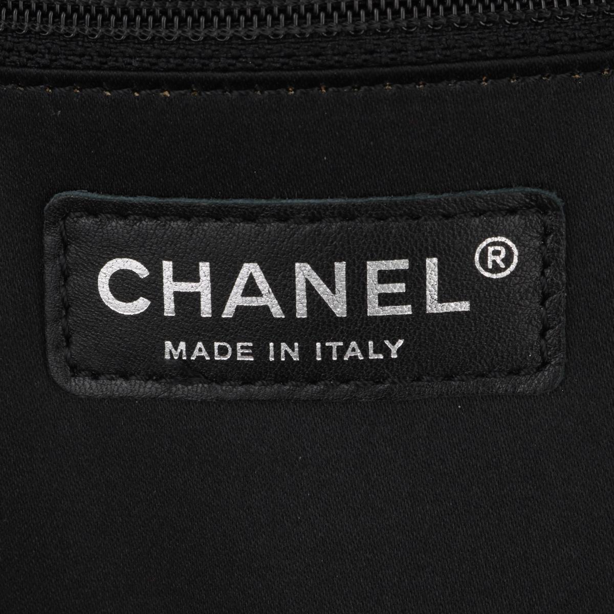 CHANEL Grand Shopping Tote (GST) Bag Black Caviar with Silver Hardware 2015 For Sale 10