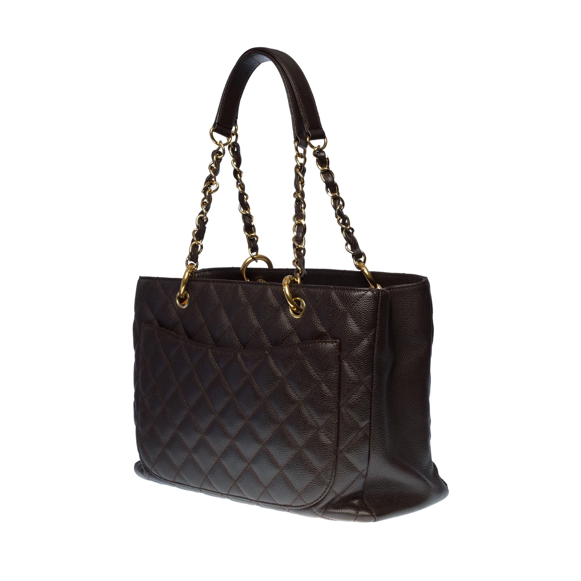 Chanel Grand Shopping Tote in brown quilted caviar leather with gold hardware In Good Condition In Paris, IDF